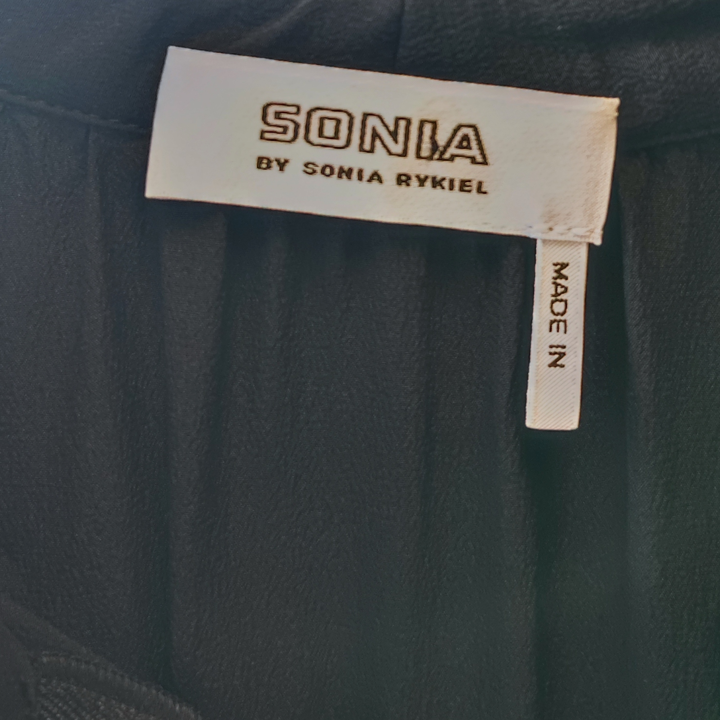 Voir photo 4 de SONIA RYKIEL - Robe noire en soie - 40 - Femme SONIA RYKIEL - Robe noire en soie - 40 - Femme Très bon état reconditionné photo 4