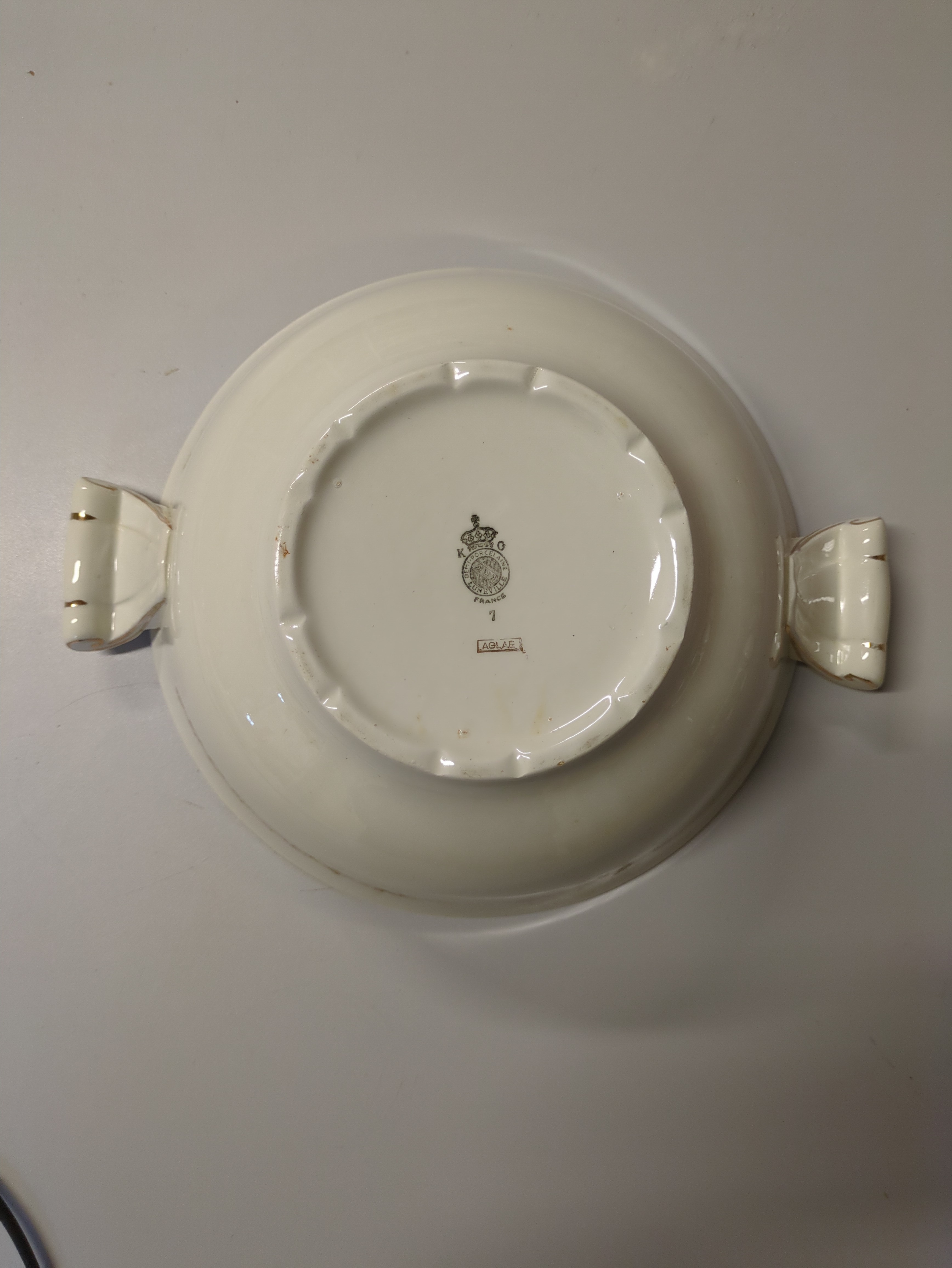 Voir photo 3 de Soupière en demi-porcelaine Luneville "Aglaé" Soupière en demi-porcelaine Luneville "Aglaé" Bon état reconditionné photo 3