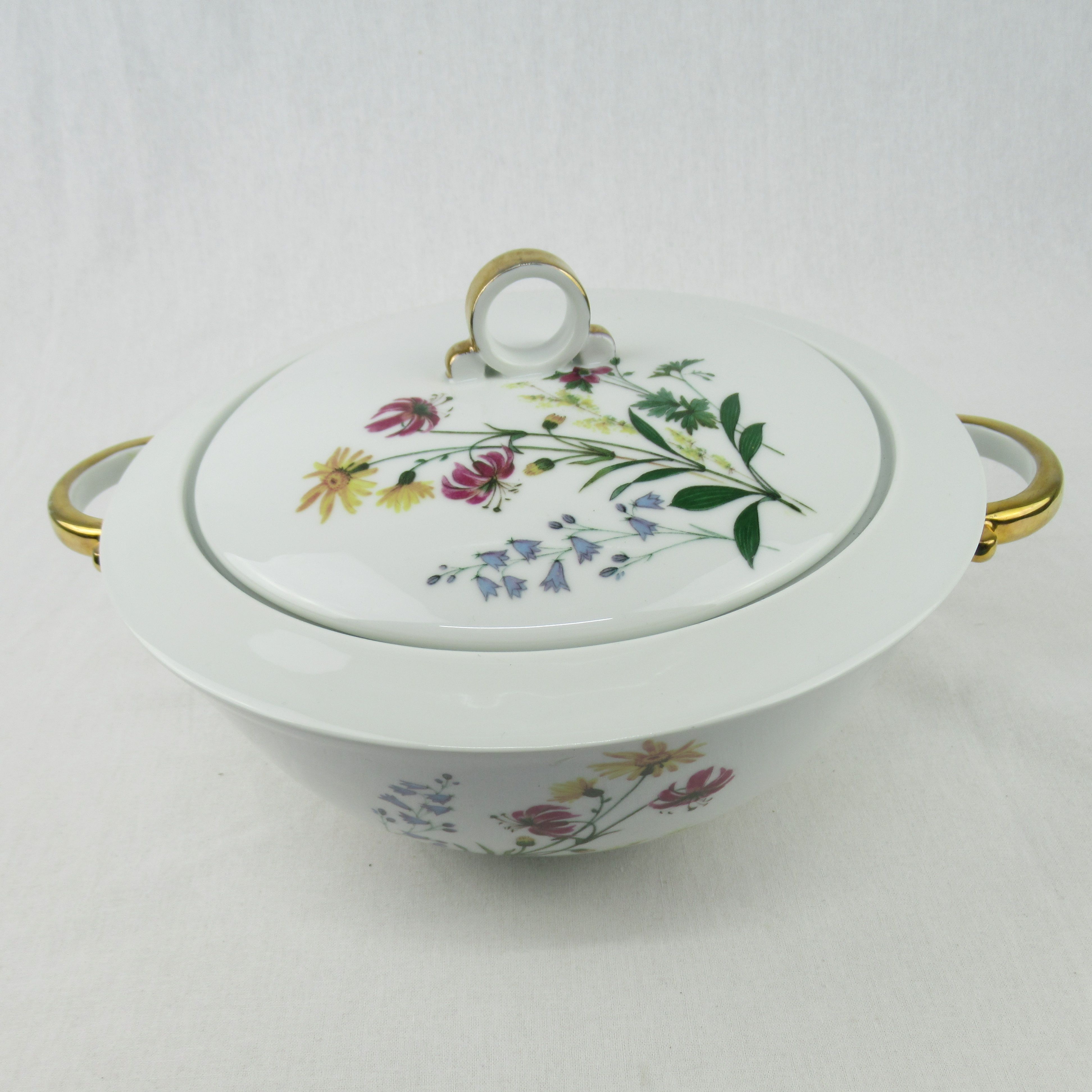 Voir photo 3 de Soupière en porcelaine de Limoges A. Vignaud motif floral Soupière en porcelaine de Limoges A. Vignaud motif floral Bon état reconditionné photo 3