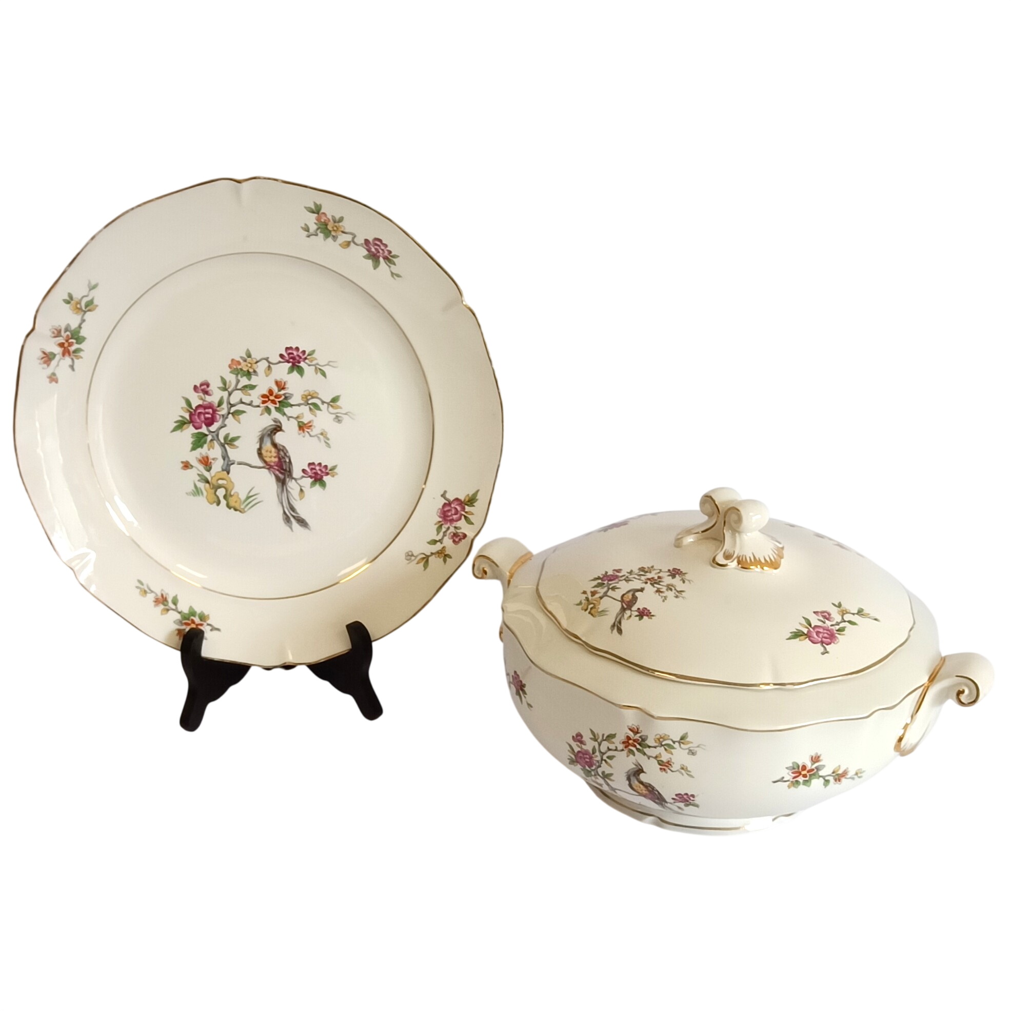 Soupière et plat assorti en semi-porcelaine Ceranord France – Modèle Régence Bon état - alternatives disponibles sur Dero Soupière et plat assorti en semi-porcelaine Ceranord France – Modèle Régence Bon état reconditionné (offre indisponible)