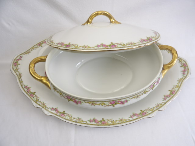 Voir photo 6 de Soupière et Plateau en Porcelaine de Limoge Soupière et Plateau en Porcelaine de Limoge Bon état reconditionné photo 6