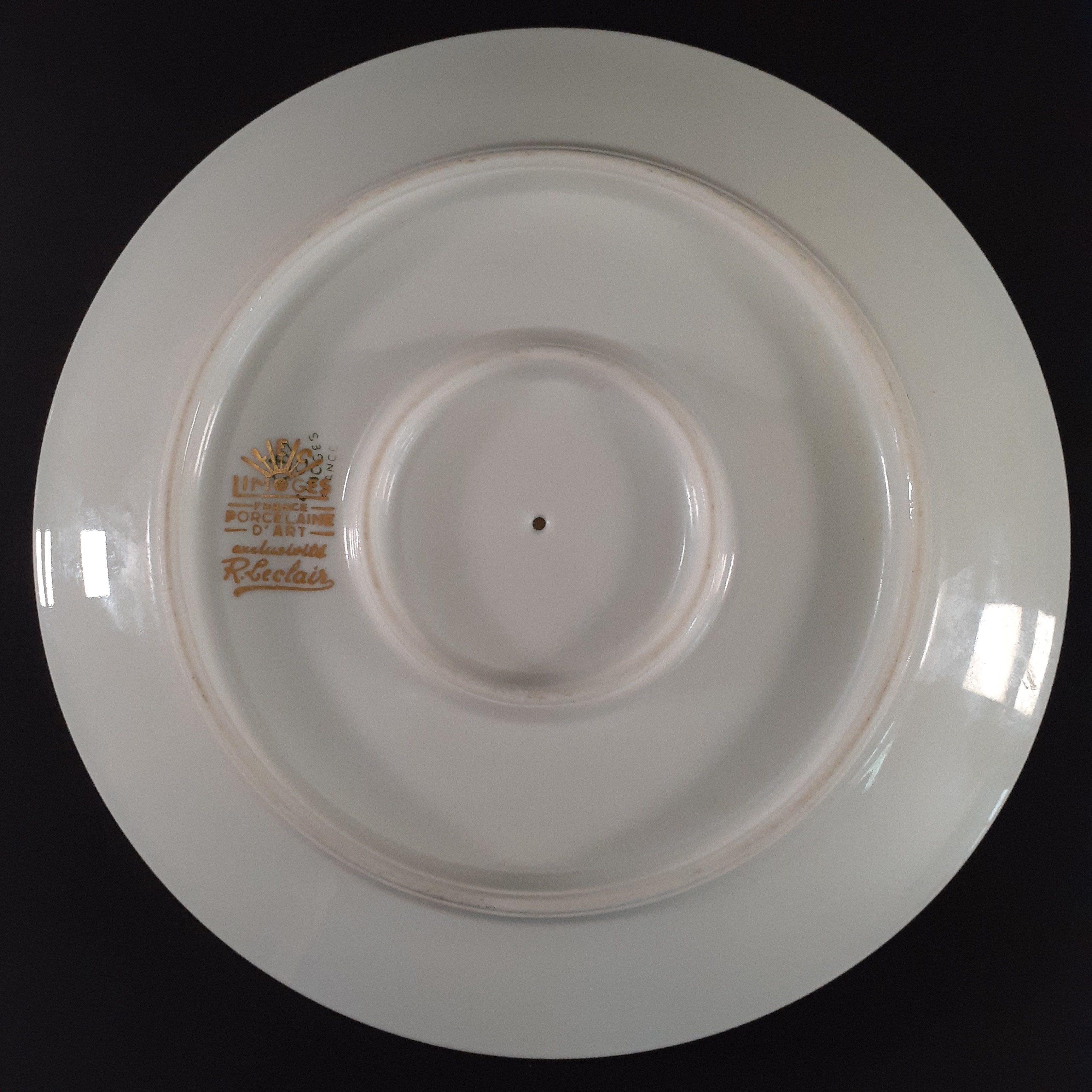 Voir photo 8 de Soupière, saucière et 2 plats ronds – porcelaine de Limoges - Manufacture R. Leclair— Liseré doré Soupière, saucière et 2 plats ronds – porcelaine de Limoges - Manufacture R. Leclair— Liseré doré reconditionné photo 8