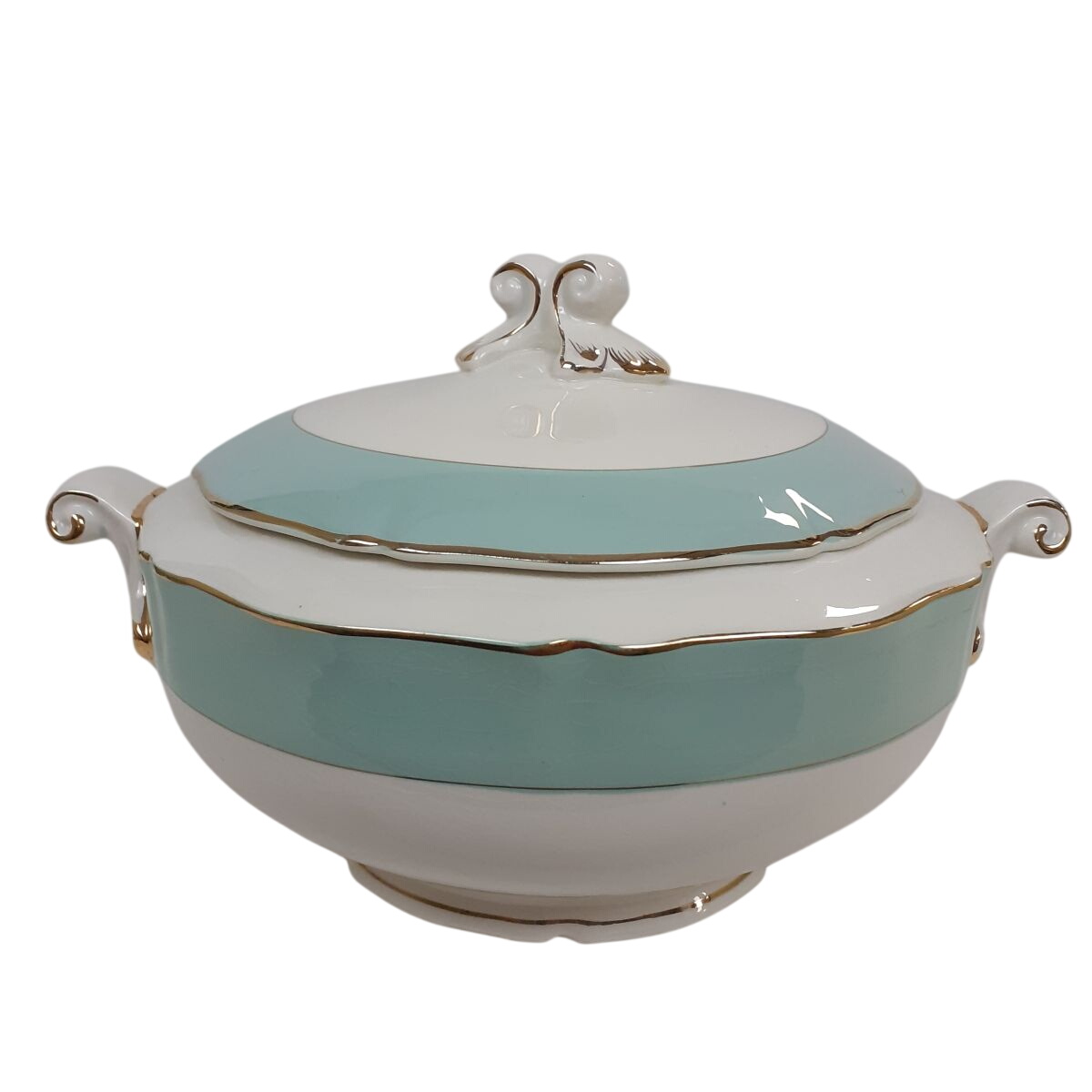 Acheter Soupière vintage - Céramique Saint-Amand - Chambord Très bon état - 18,50 € Soupière vintage - Céramique Saint-Amand - Chambord Très bon état reconditionné disponible sur Label Emmaüs