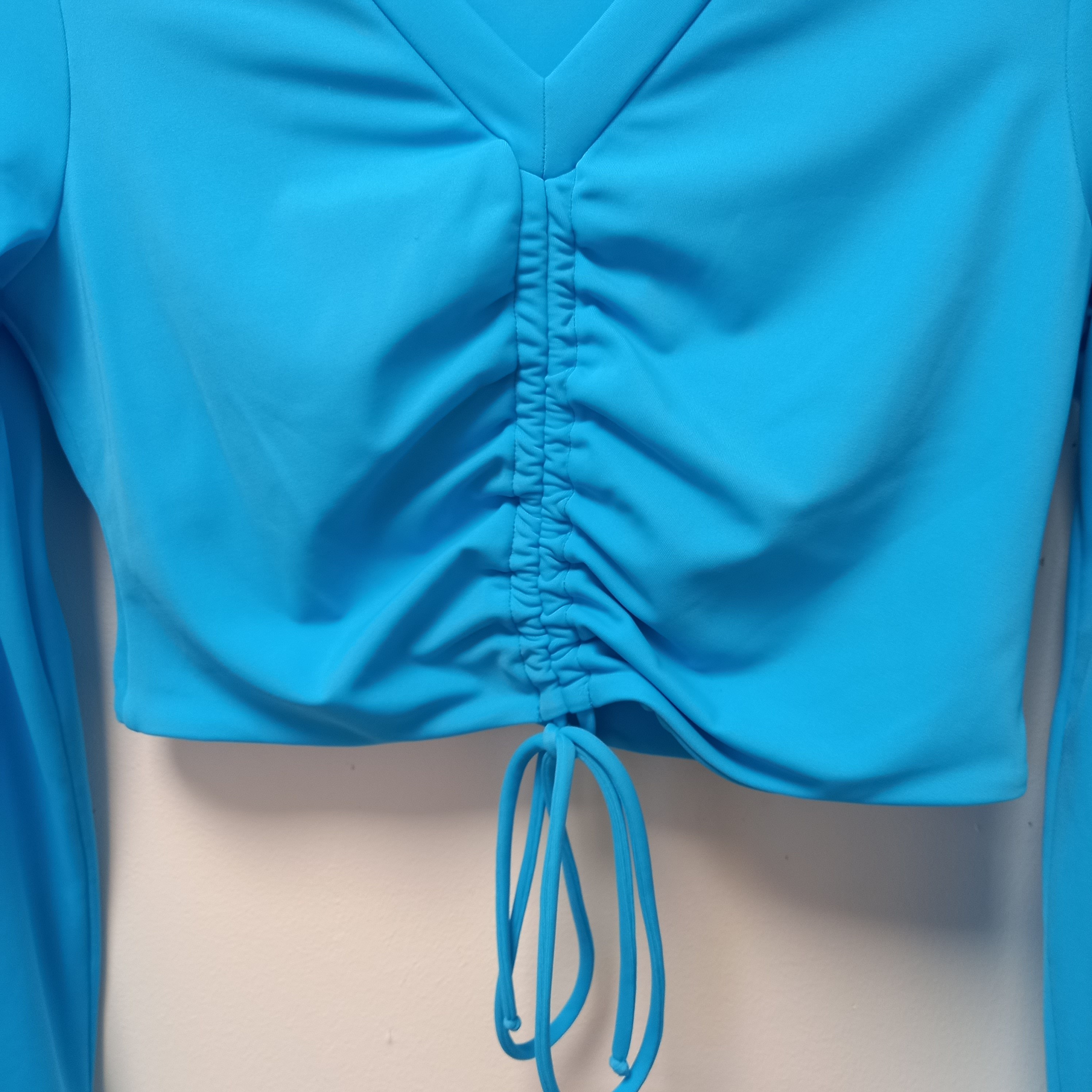 Voir photo 4 de Sport tenue de patinage artistique bleu 2 pièces. T.34 Sport tenue de patinage artistique bleu 2 pièces. T.34 Parfait état reconditionné photo 4