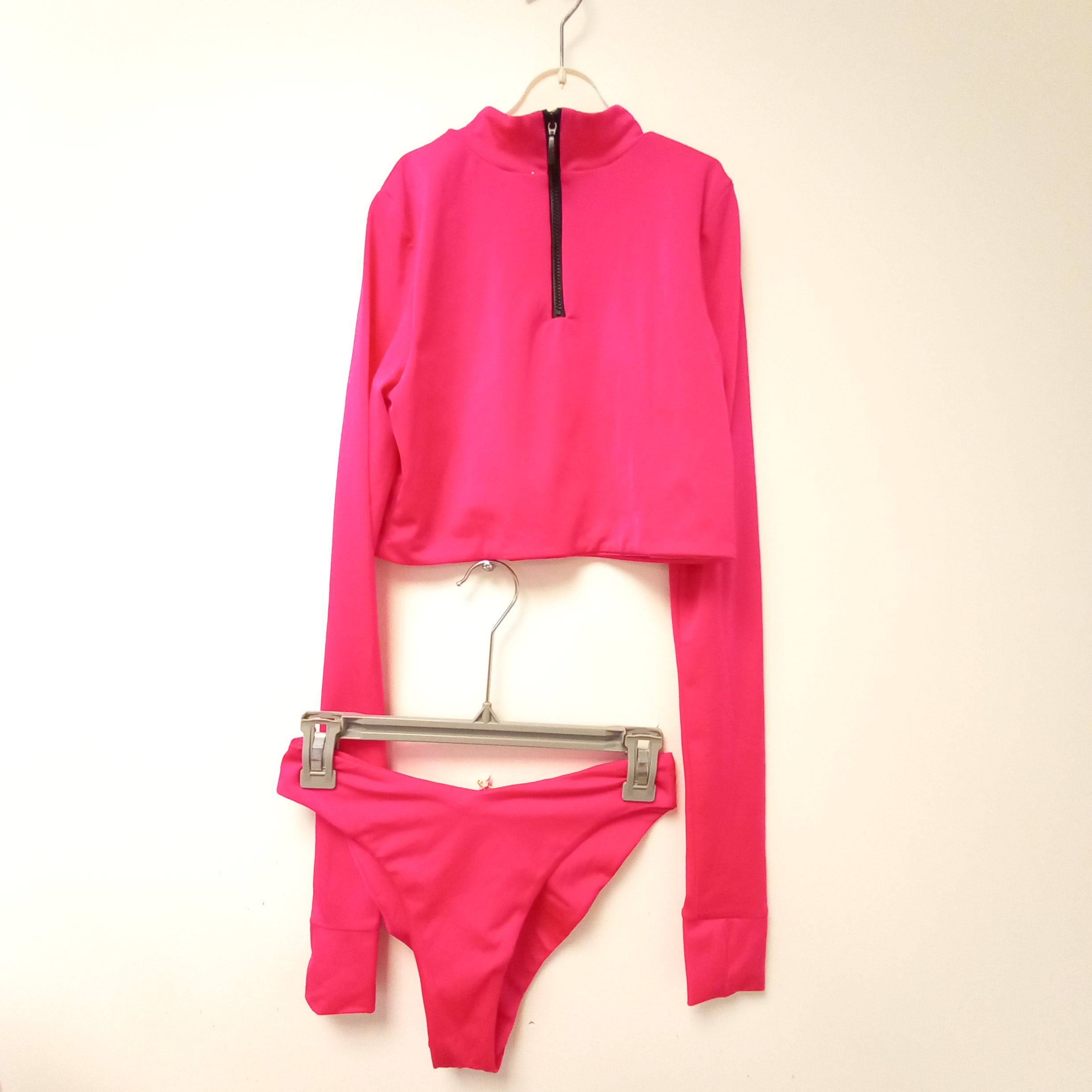 Voir photo 2 de Sport tenue pour patinage artistique rose 2 pièces. BANUSHKA T.34 Sport tenue pour patinage artistique rose 2 pièces. BANUSHKA T.34 Parfait état reconditionné photo 2