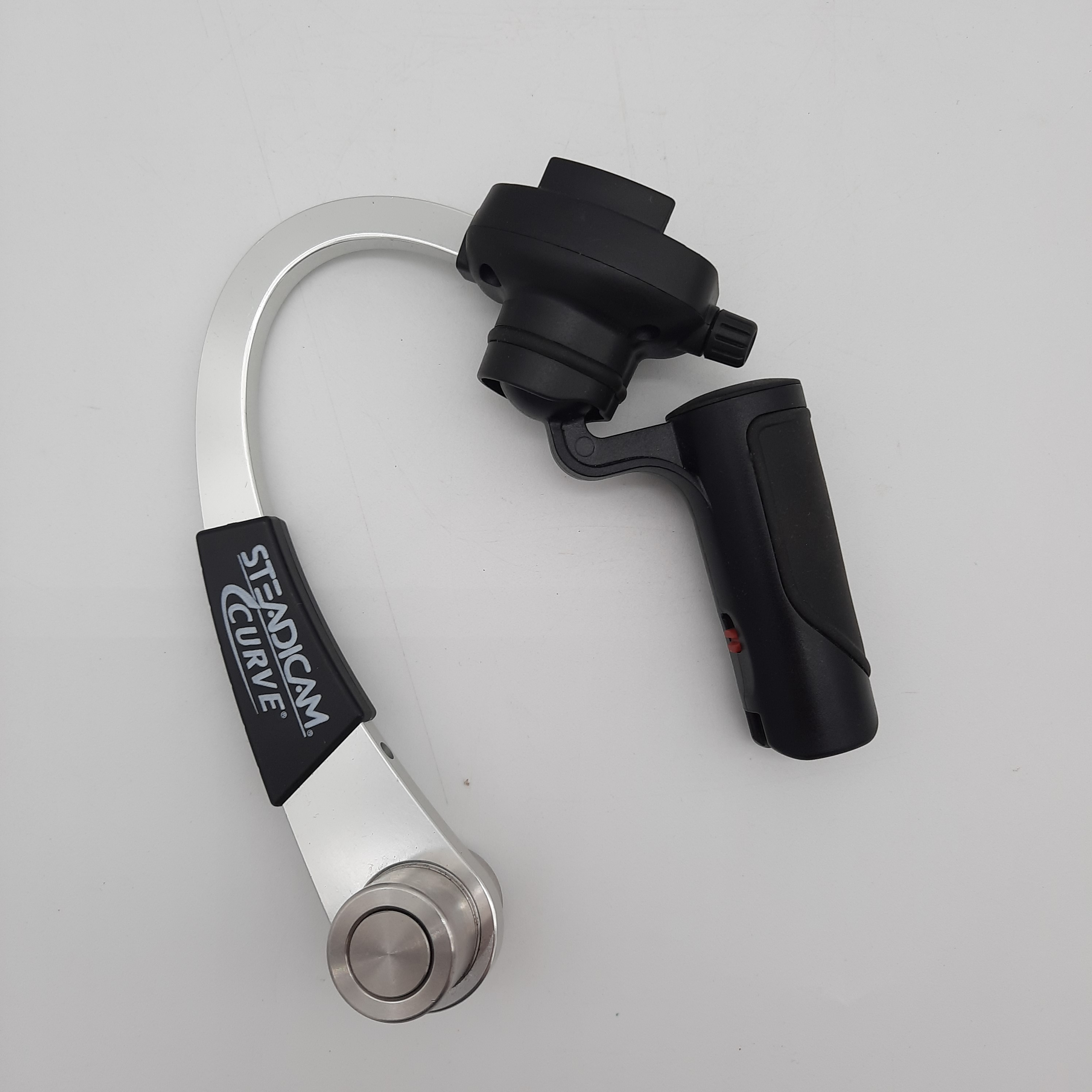 Voir photo 3 de Stabilisateur pour caméra GOPRO - Steadicam Curve Stabilisateur pour caméra GOPRO - Steadicam Curve bon état reconditionné photo 3