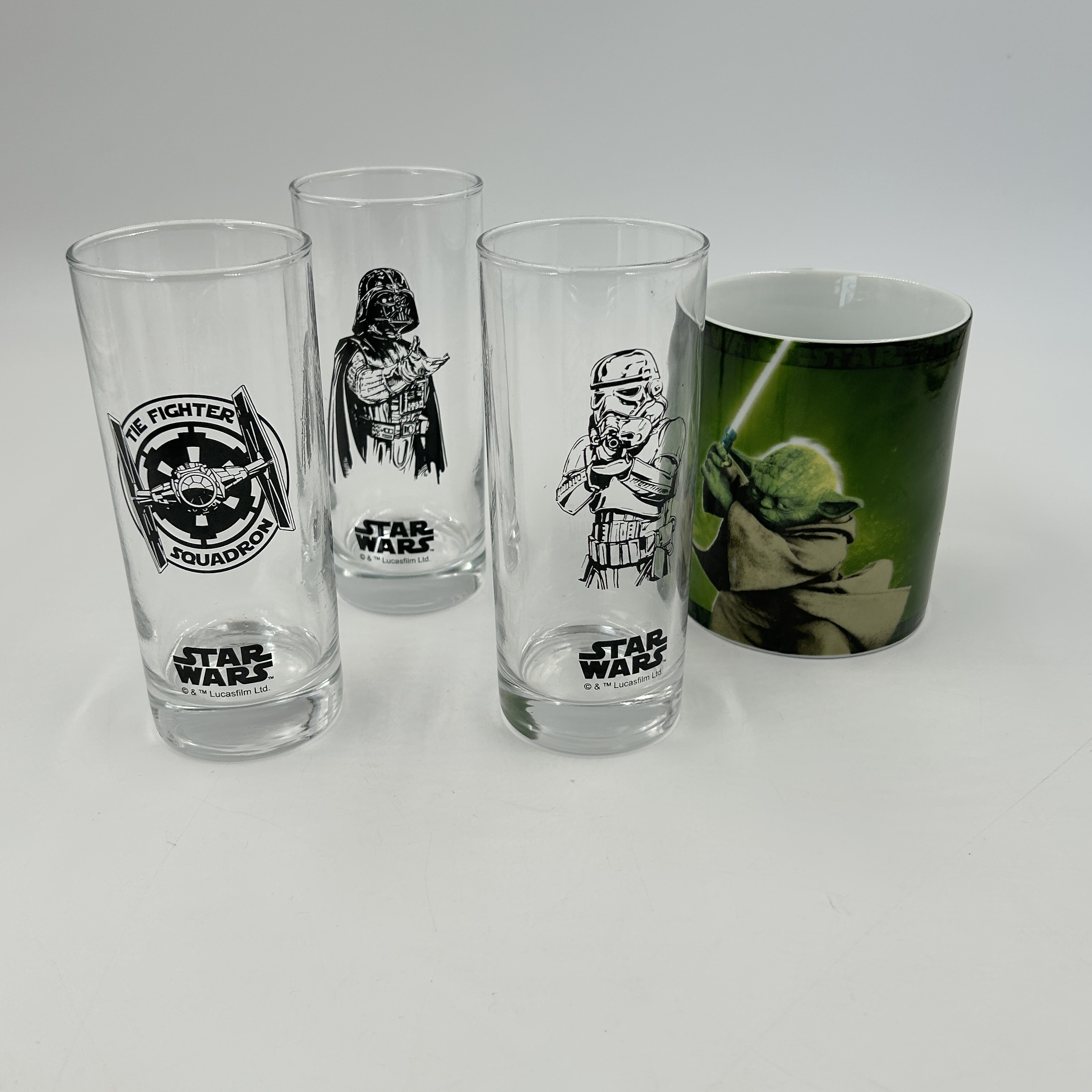Voir photo 2 de Star wars verres + mug Star wars verres + mug Bon état reconditionné photo 2