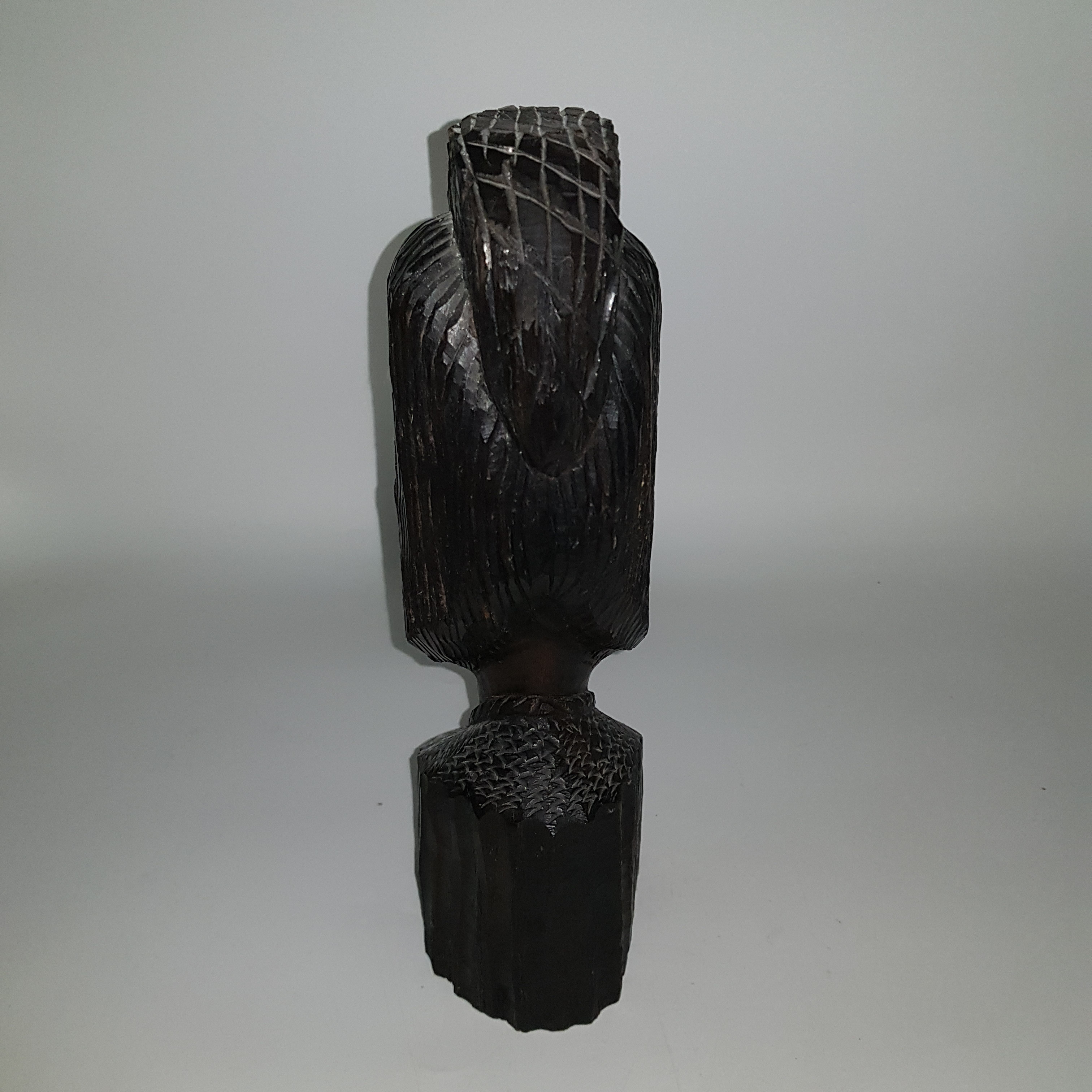 Voir photo 4 de Statue africaine buste de femme en bois foncé Statue africaine buste de femme en bois foncé reconditionné photo 4