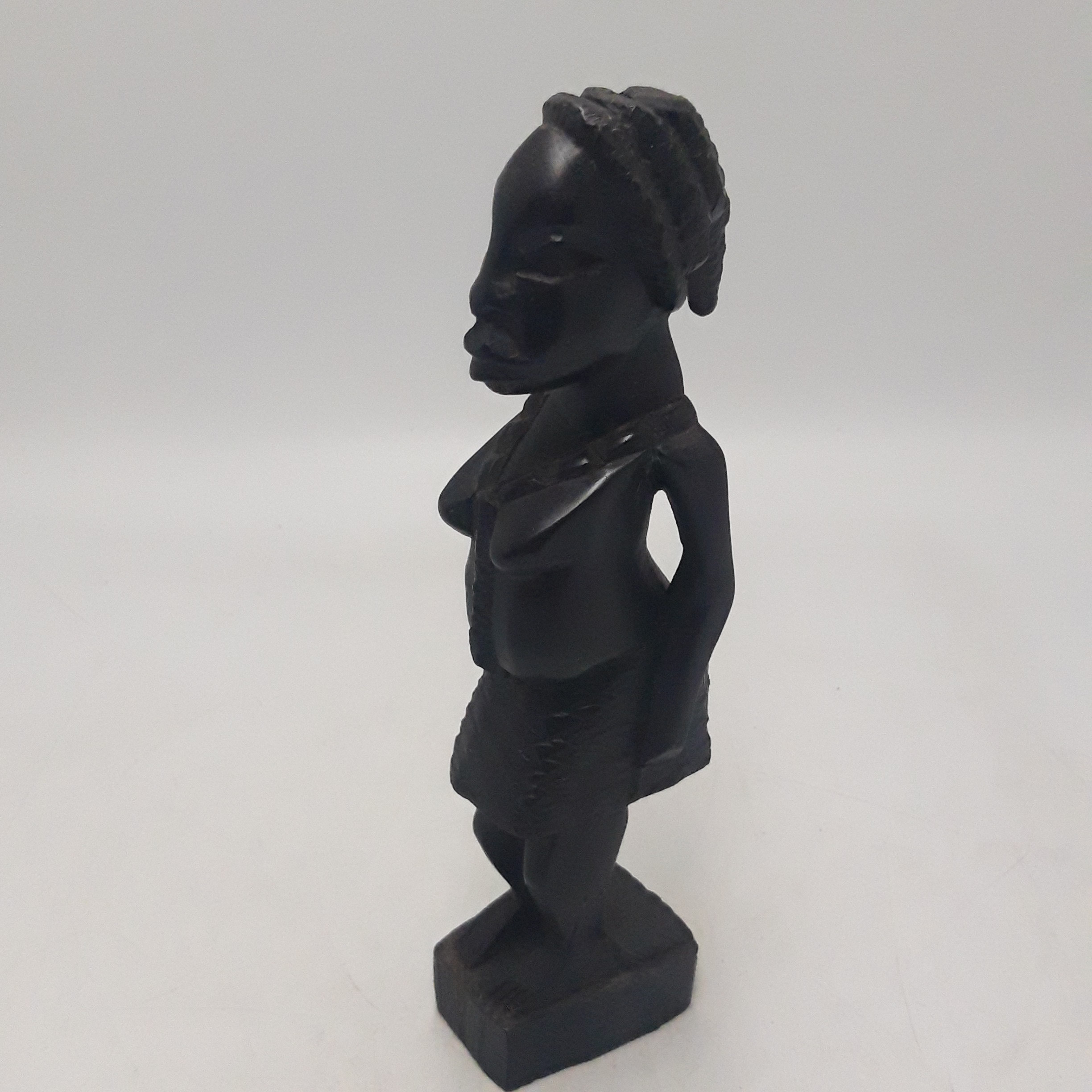 Voir photo 2 de Statue de femme africaine en bois Statue de femme africaine en bois Bon état reconditionné photo 2
