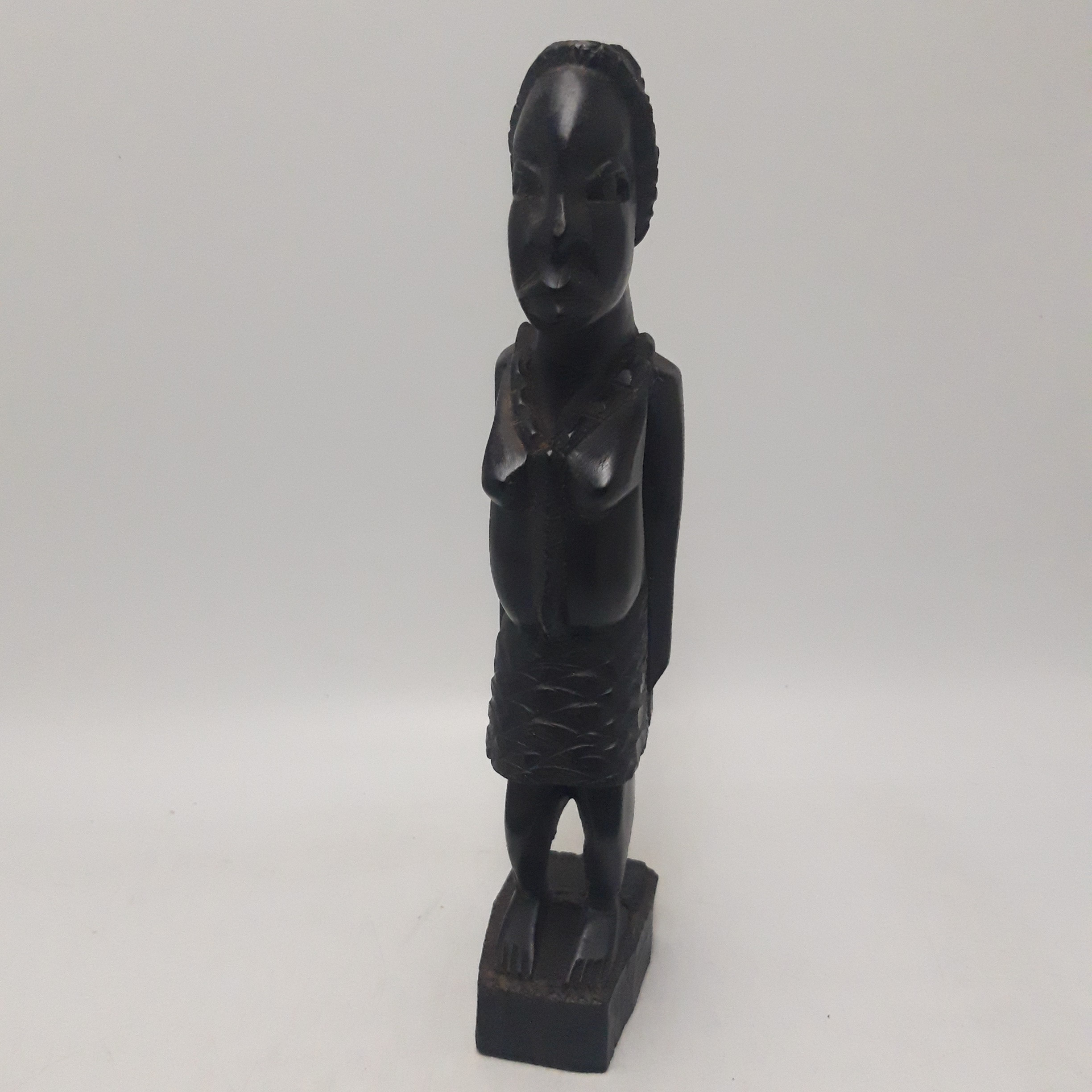 Voir photo 3 de Statue de femme africaine en bois Statue de femme africaine en bois Bon état reconditionné photo 3