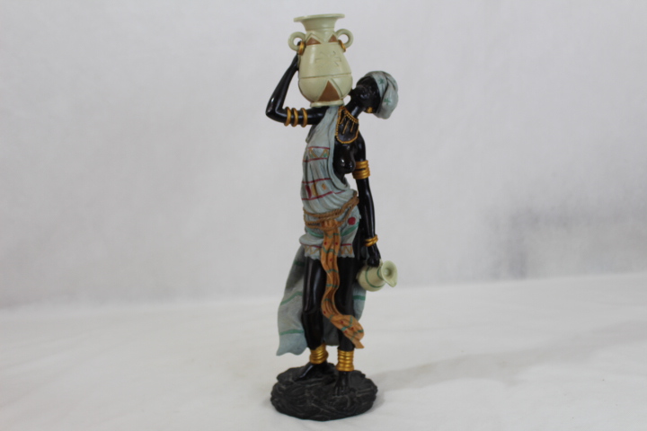 Acheter Statue femme africaine Bon état - 10,00 € Statue femme africaine Bon état reconditionné disponible sur Label Emmaüs