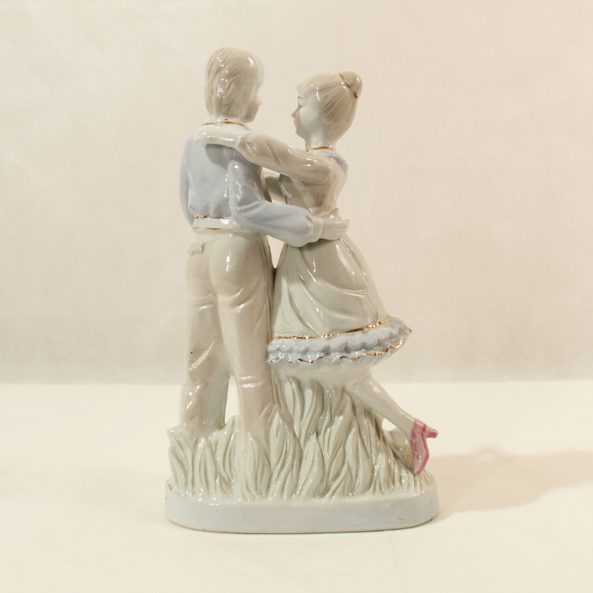 Voir photo 2 de Statuette couple danseur en porcelaine Statuette couple danseur en porcelaine Très bon état reconditionné photo 2
