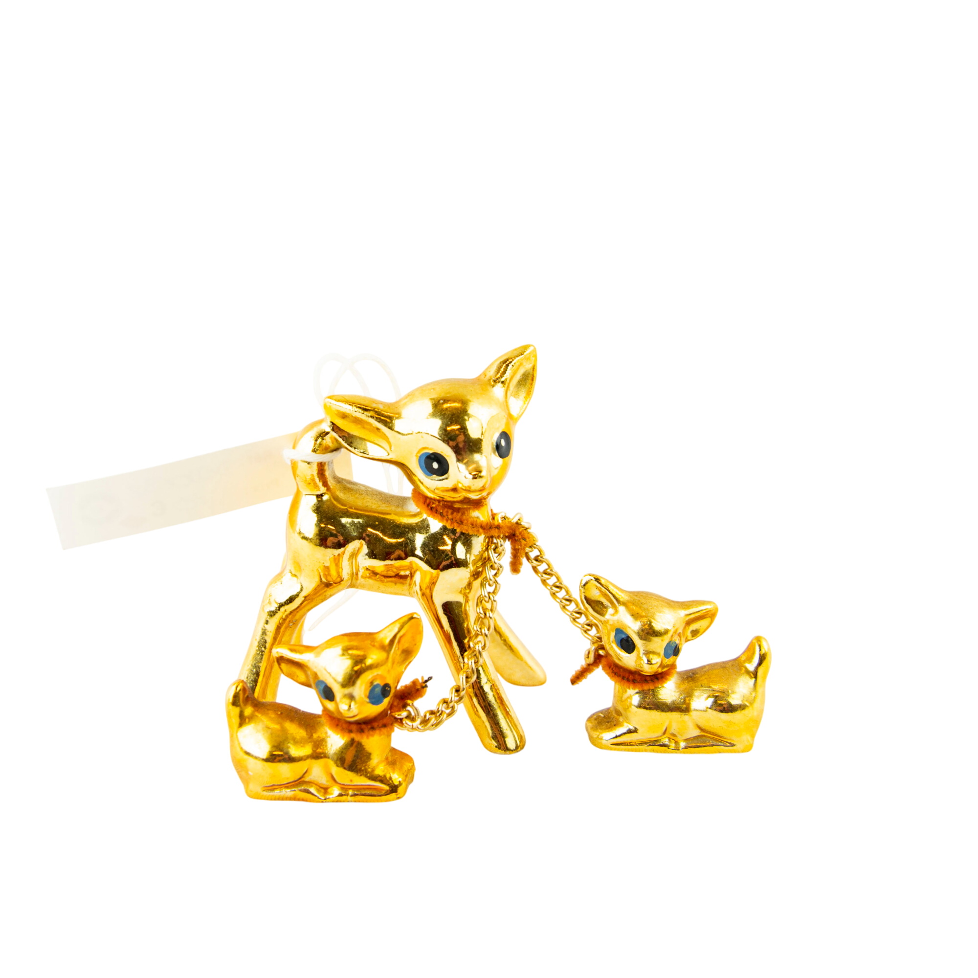 Statuette d'une mère biche avec ses deux bébés accrochés par des colliers doré Bon état - 10,00 € Statuette d'une mère biche avec ses deux bébés accrochés par des colliers doré Bon état reconditionné disponible sur Label Emmaüs