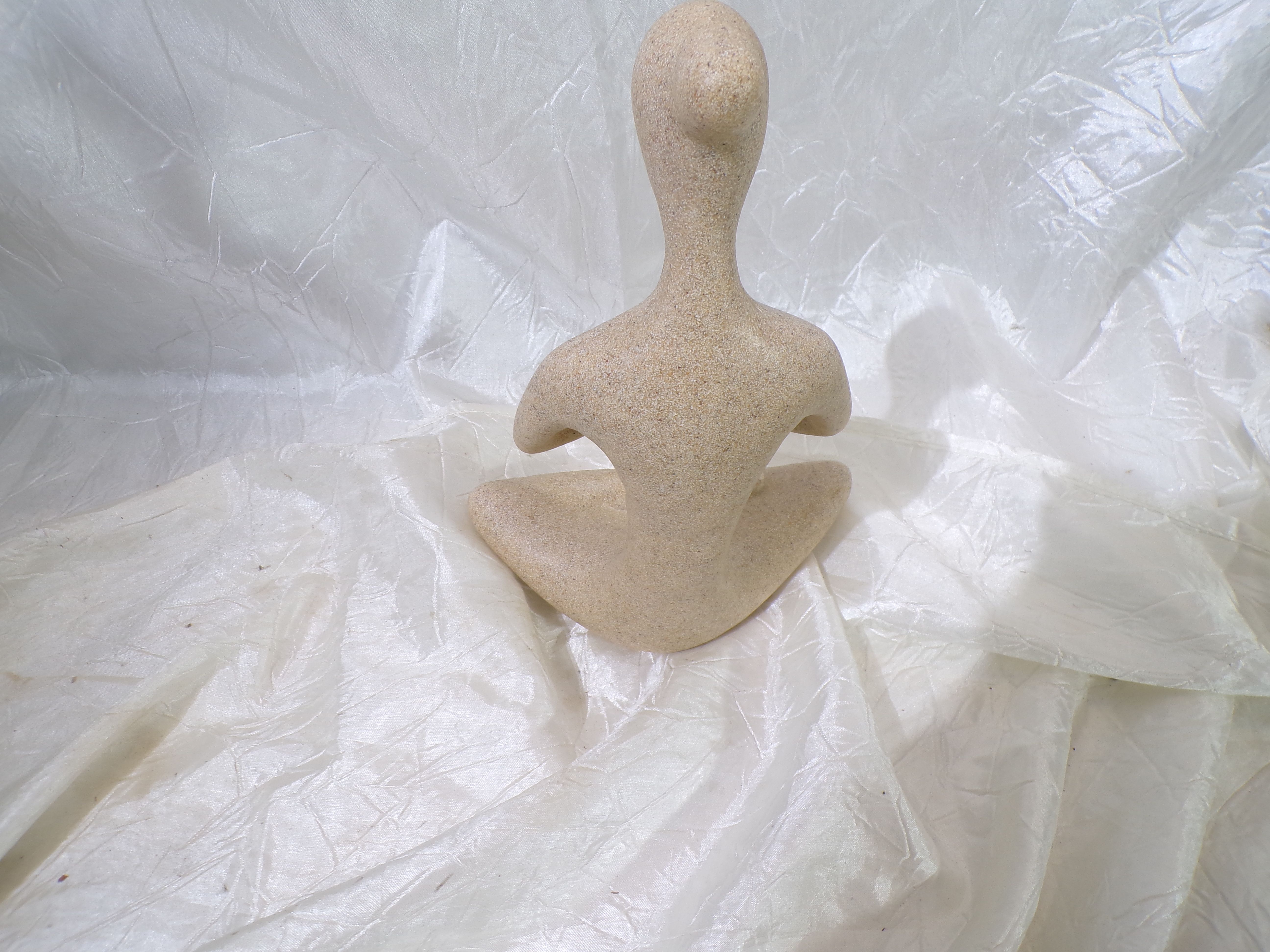 Voir photo 2 de Statuette de Yoga en Grès / Figurine Zen de Méditation Statuette de Yoga en Grès / Figurine Zen de Méditation Parfait état reconditionné photo 2