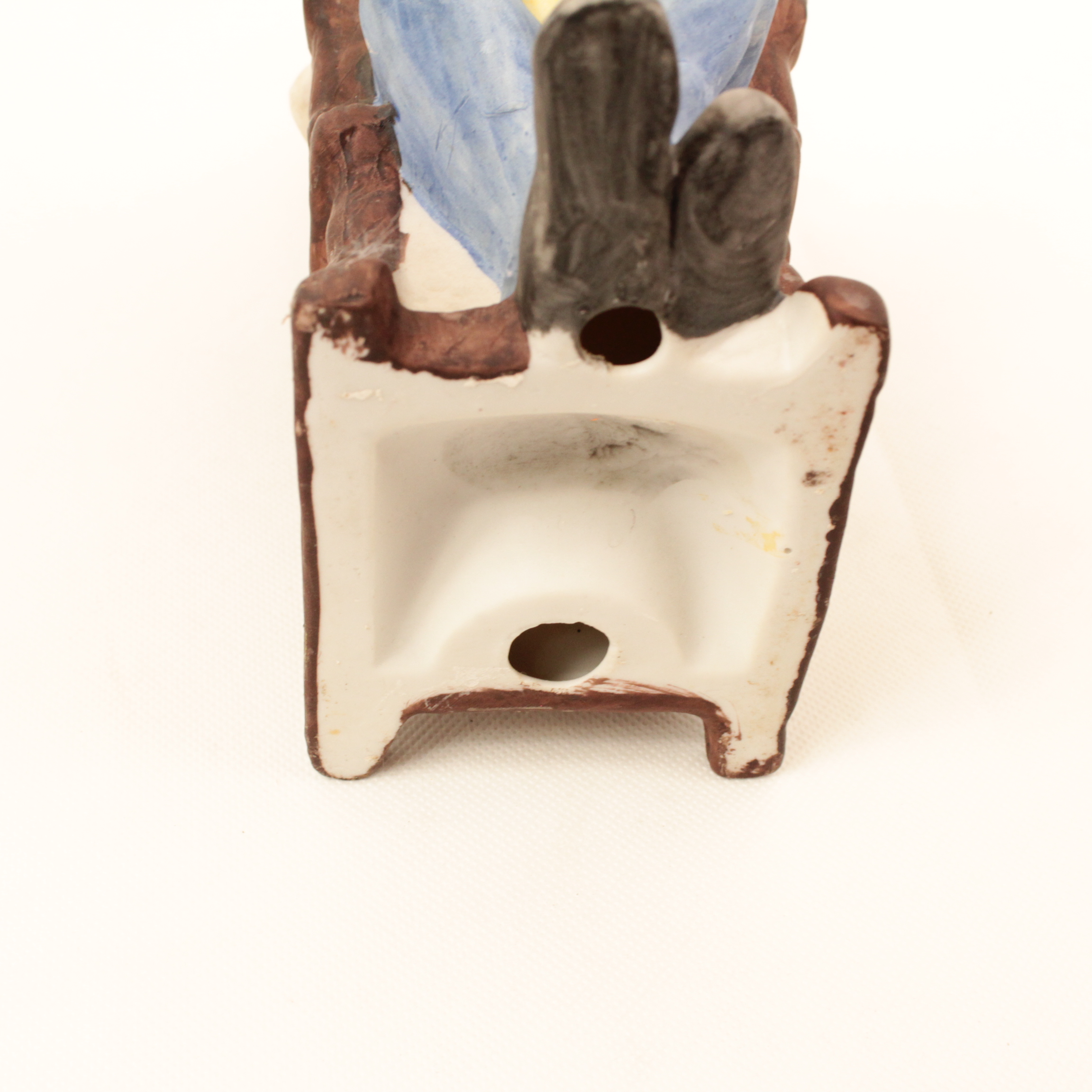 Voir photo 2 de Statuette en Biscuit, homme assis dans son fauteuil Statuette en Biscuit, homme assis dans son fauteuil Bon état reconditionné photo 2