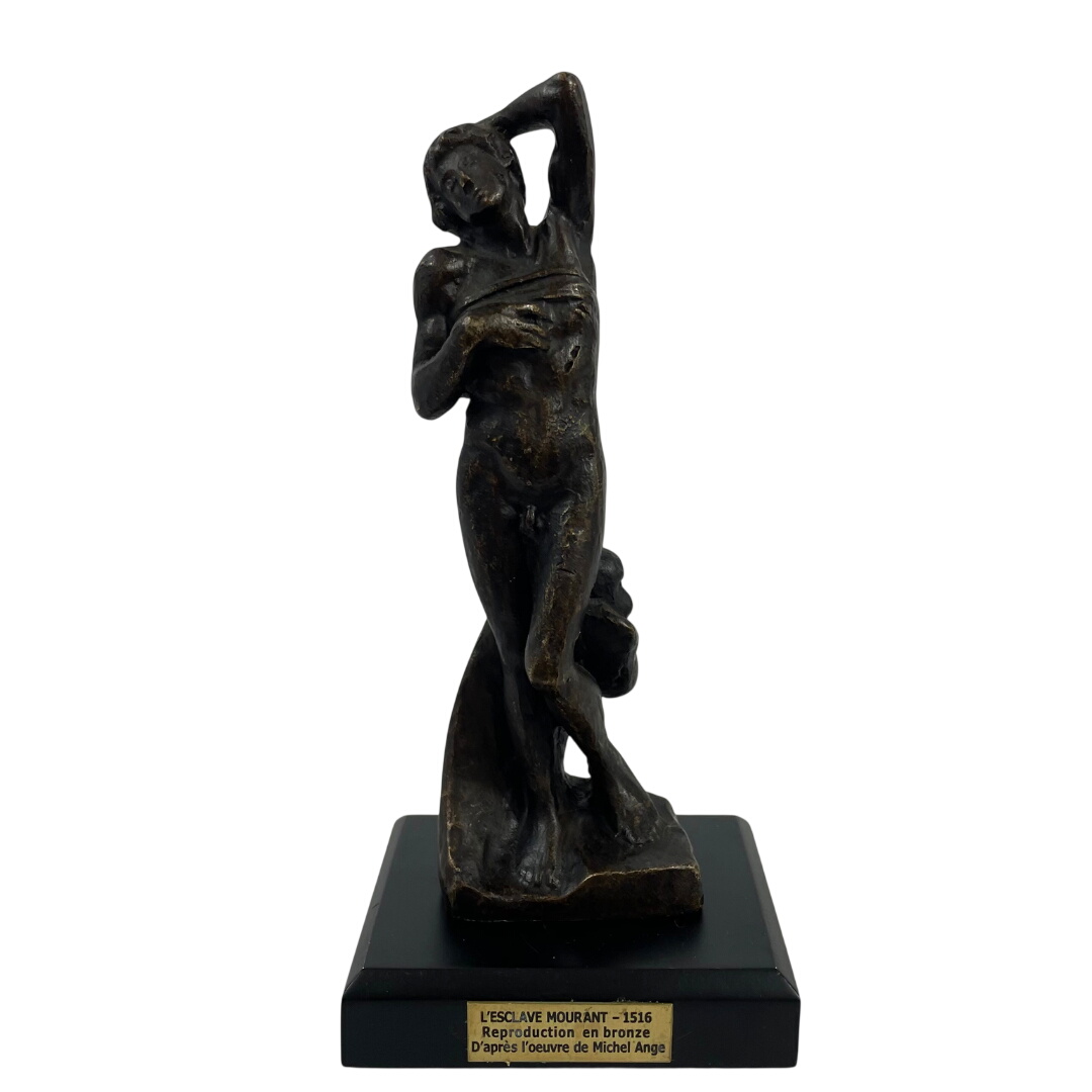 Statuette en Bronze - Reproduction de l'œuvre "L'esclave mourant" (1516) Très bon état - 25,00 € Statuette en Bronze - Reproduction de l'œuvre "L'esclave mourant" (1516) Très bon état reconditionné disponible sur Label Emmaüs