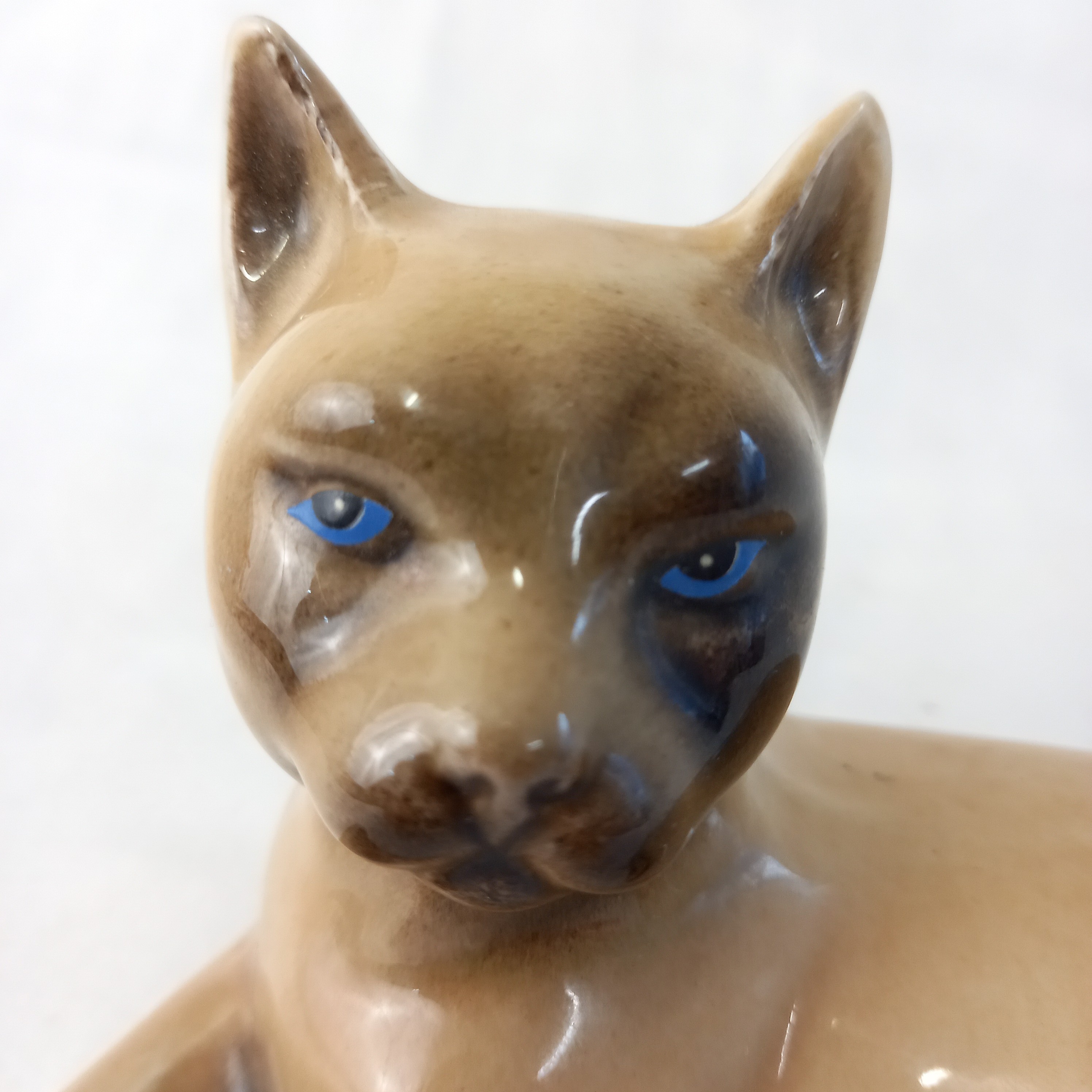 Voir photo 2 de Statuette en céramique représentant un chat siamois - origine Brésil Statuette en céramique représentant un chat siamois - origine Brésil Très bon état reconditionné photo 2