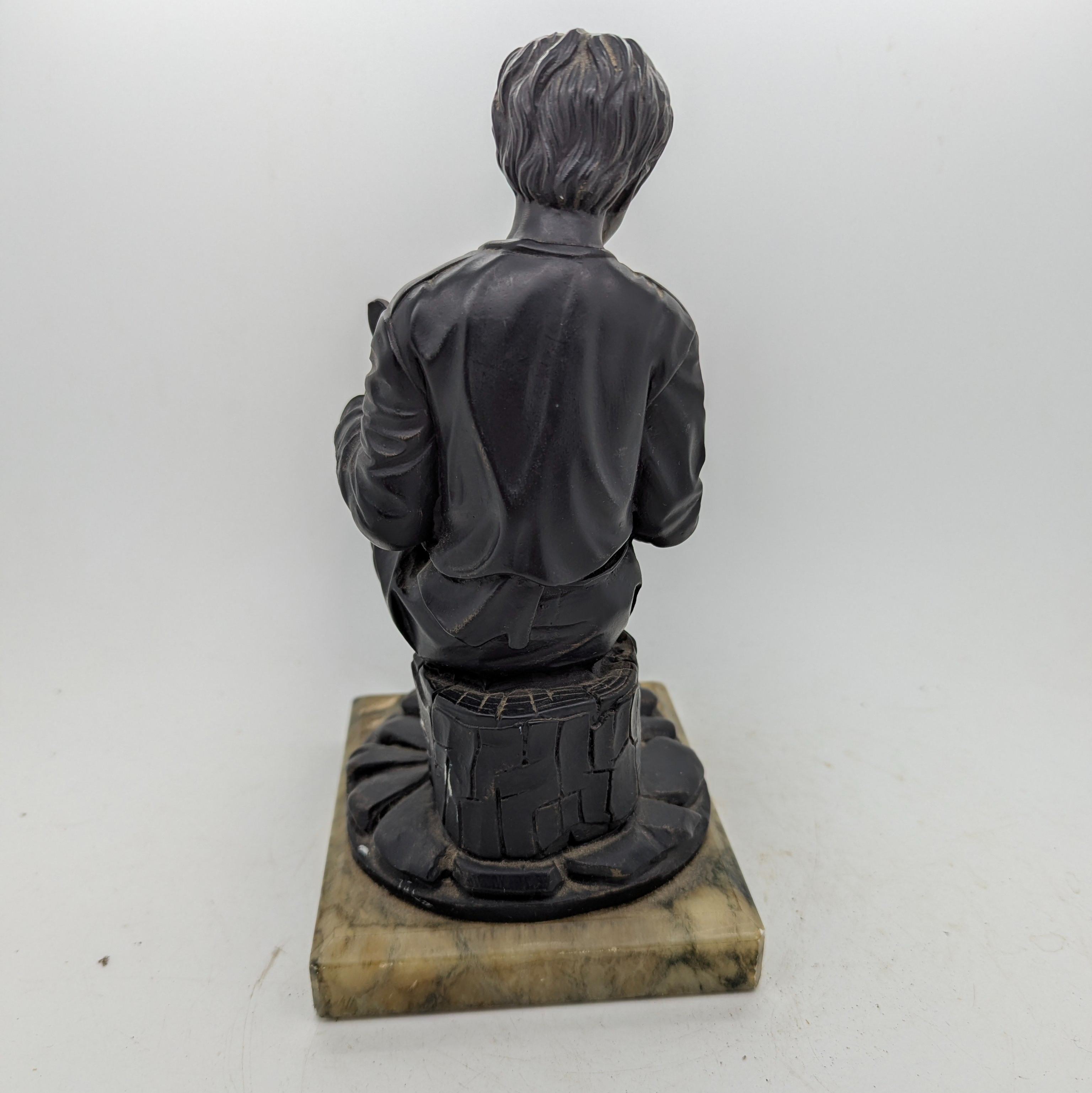 Voir photo 3 de Statuette en régule sur socle en marbre Jeune homme qui découpe une pastèque H:22 cm Statuette en régule sur socle en marbre Jeune homme qui découpe une pastèque H:22 cm reconditionné photo 3