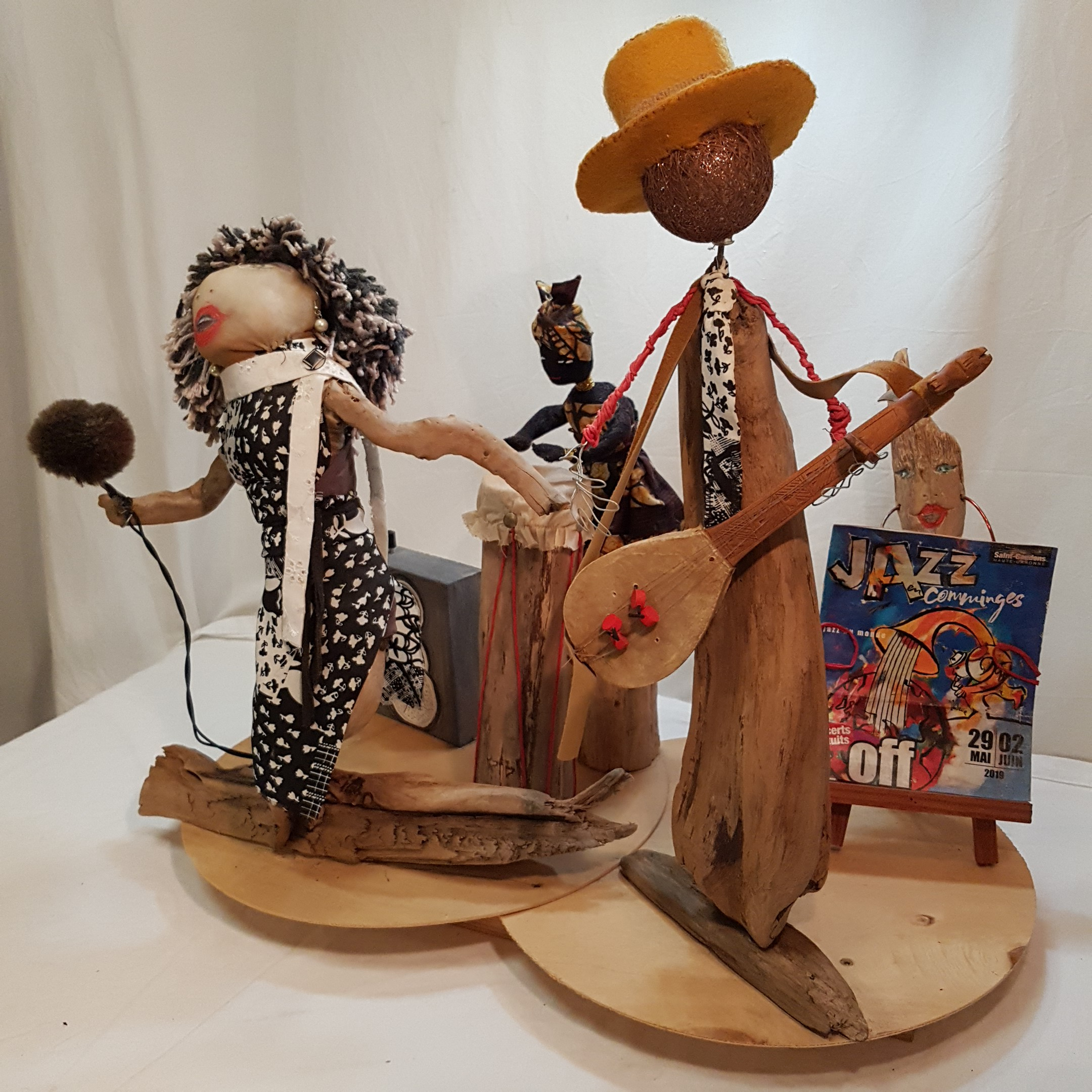 Voir photo 8 de Statuettes trio musique. Création unique en bois flotté Statuettes trio musique. Création unique en bois flotté Très bon état reconditionné photo 8