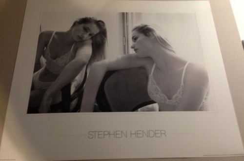Acheter Stephen Hender - Noir Et Blanc - 50x60 cm - AFFICHE / POSTER État correct - 16,99 € Stephen Hender - Noir Et Blanc - 50x60 cm - AFFICHE / POSTER État correct reconditionné disponible sur Fnac