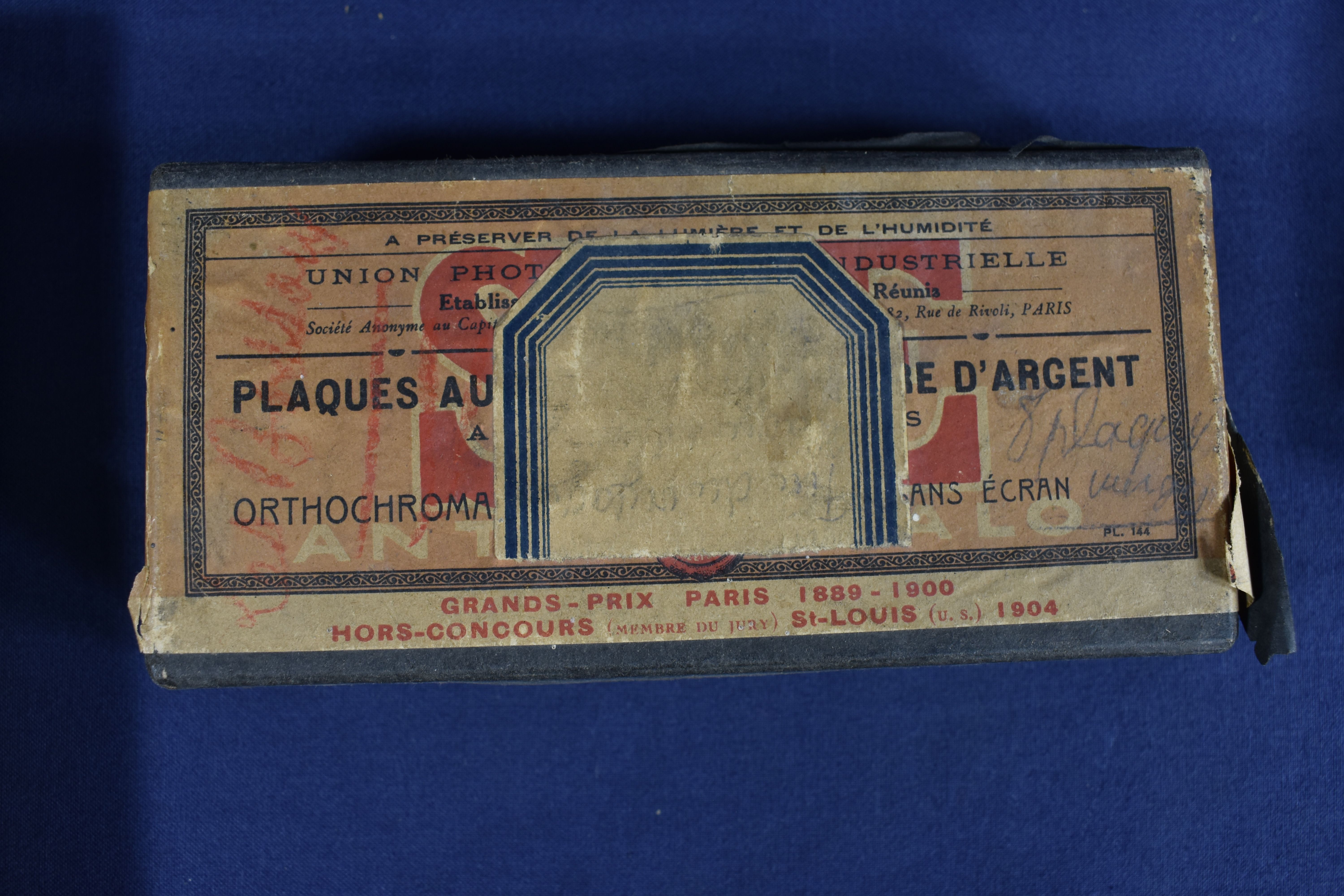 Voir photo 12 de Stéréoscope ancien pour visionnage de plaques photos en verre, + 5 boites au gélatino-bromure d'argent ( environ 60 plaques représentant des paysages de montagne ), ( L 14, l 10 & H 7cm.) Stéréoscope ancien pour visionnage de plaques photos en verre, + 5 boites au gélatino-bromure d'argent ( environ 60 plaques représentant des paysages de montagne ), ( L 14, l 10 & H 7cm.) Bon état reconditionné photo 12