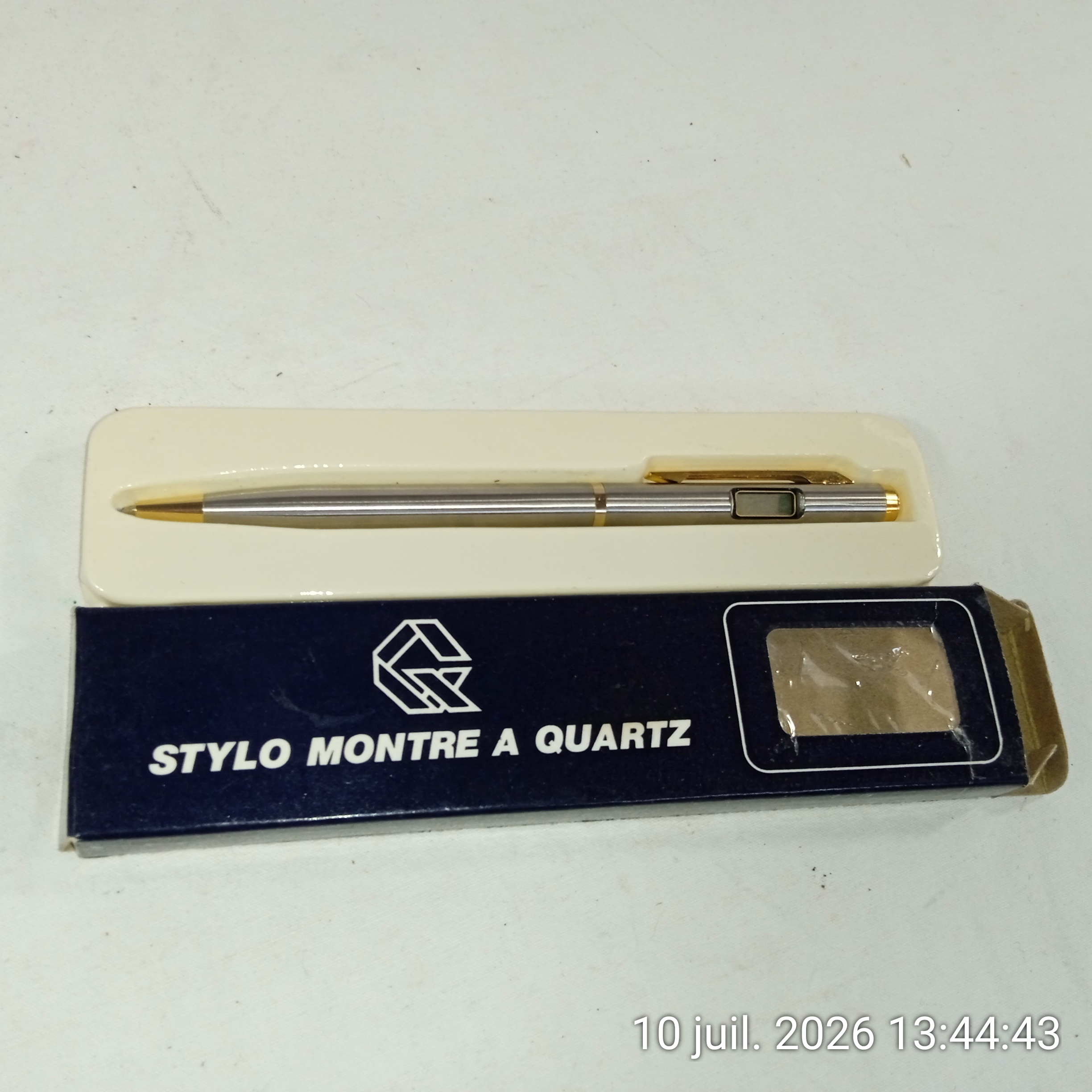 Voir photo 4 de Stylo bille en acier inoxydable avec écran/ montre numérique à quartz Taiwan Stylo bille en acier inoxydable avec écran/ montre numérique à quartz Taiwan Bon état reconditionné photo 4