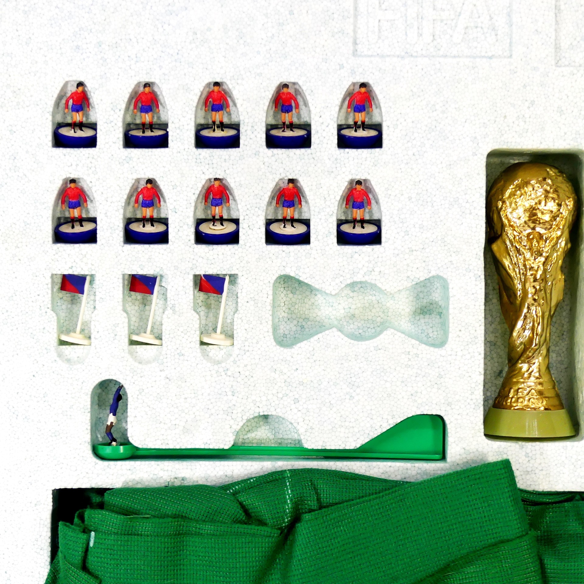 Voir photo 2 de Subbuteo - Table de Foot - FIFA World Cup Edition - 1977 Subbuteo - Table de Foot - FIFA World Cup Edition - 1977 État correct reconditionné photo 2
