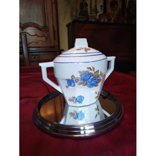 Sucrier En Porcelaine Bon état - 12,00 € Sucrier En Porcelaine Bon état reconditionné disponible sur Rakuten