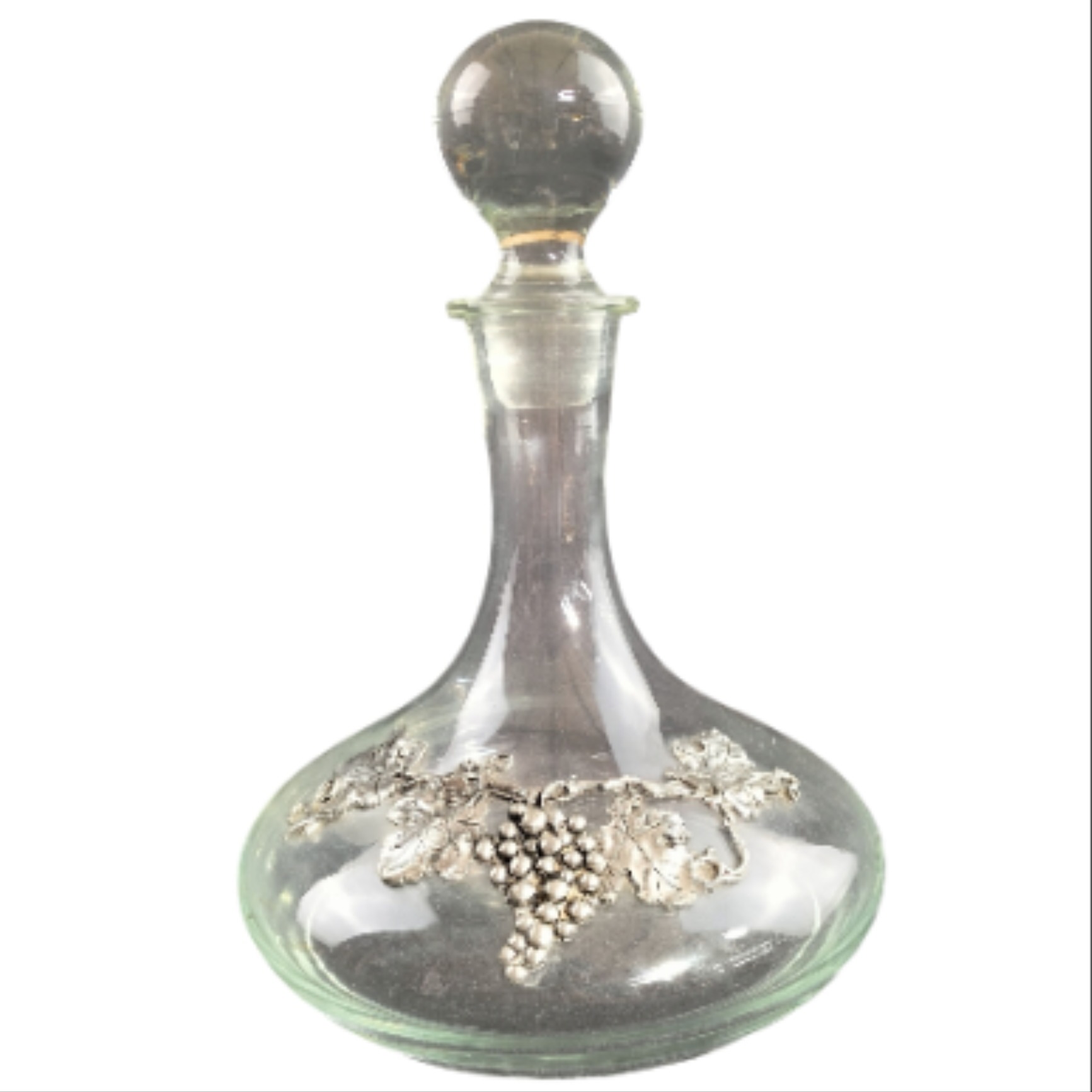 ✨🍇 Superbe carafe à décanter en verre avec décor de grappes de raisin en métal argenté 🍷✨ Très bon état - 19,00 € ✨🍇 Superbe carafe à décanter en verre avec décor de grappes de raisin en métal argenté 🍷✨ Très bon état reconditionné disponible sur Label Emmaüs
