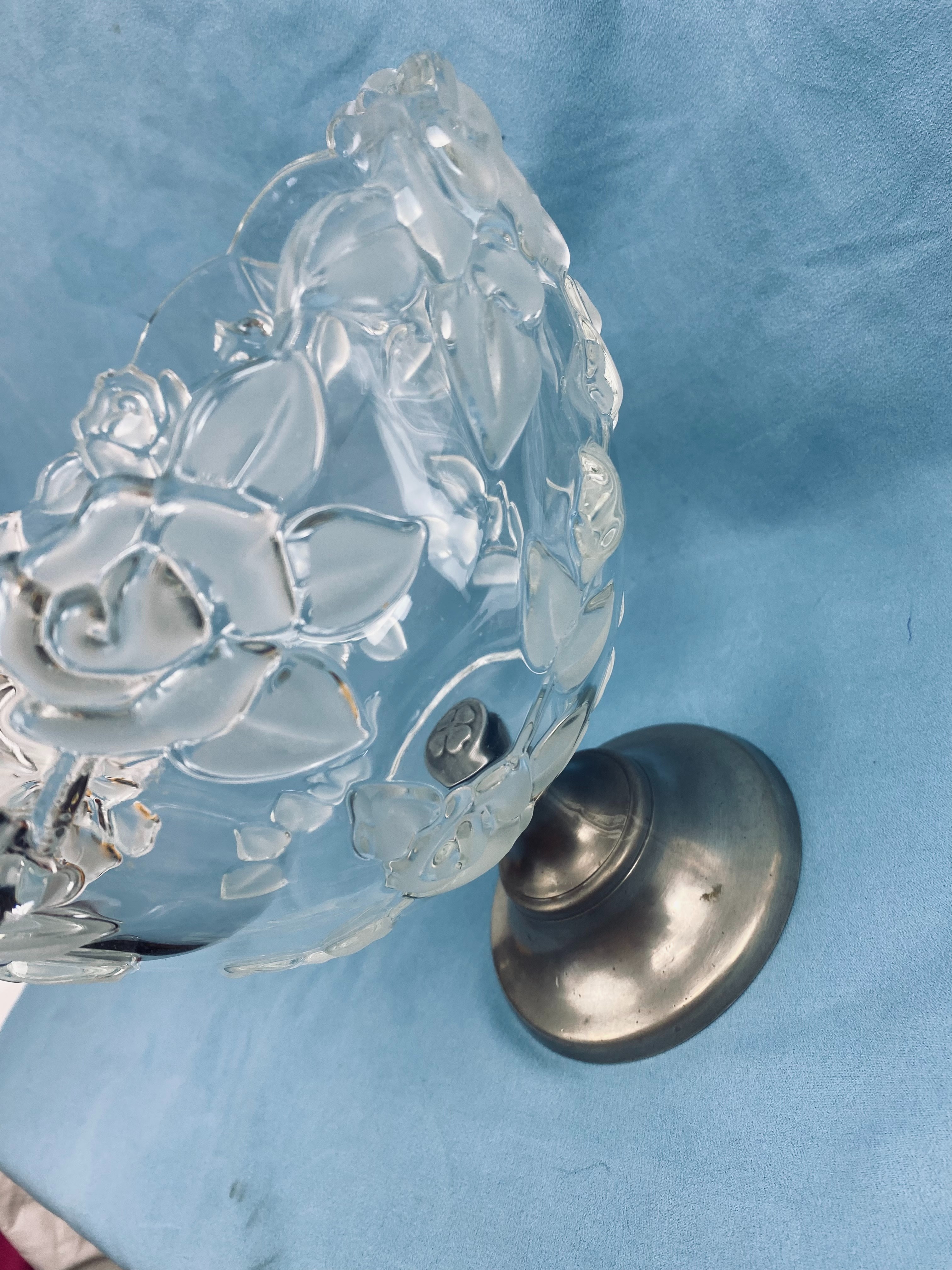 Voir photo 3 de Superbe centre de table vintage - (50/70) Coupe en verre dépoli&Pied étain 97% Superbe centre de table vintage - (50/70) Coupe en verre dépoli&Pied étain 97% Bon état reconditionné photo 3
