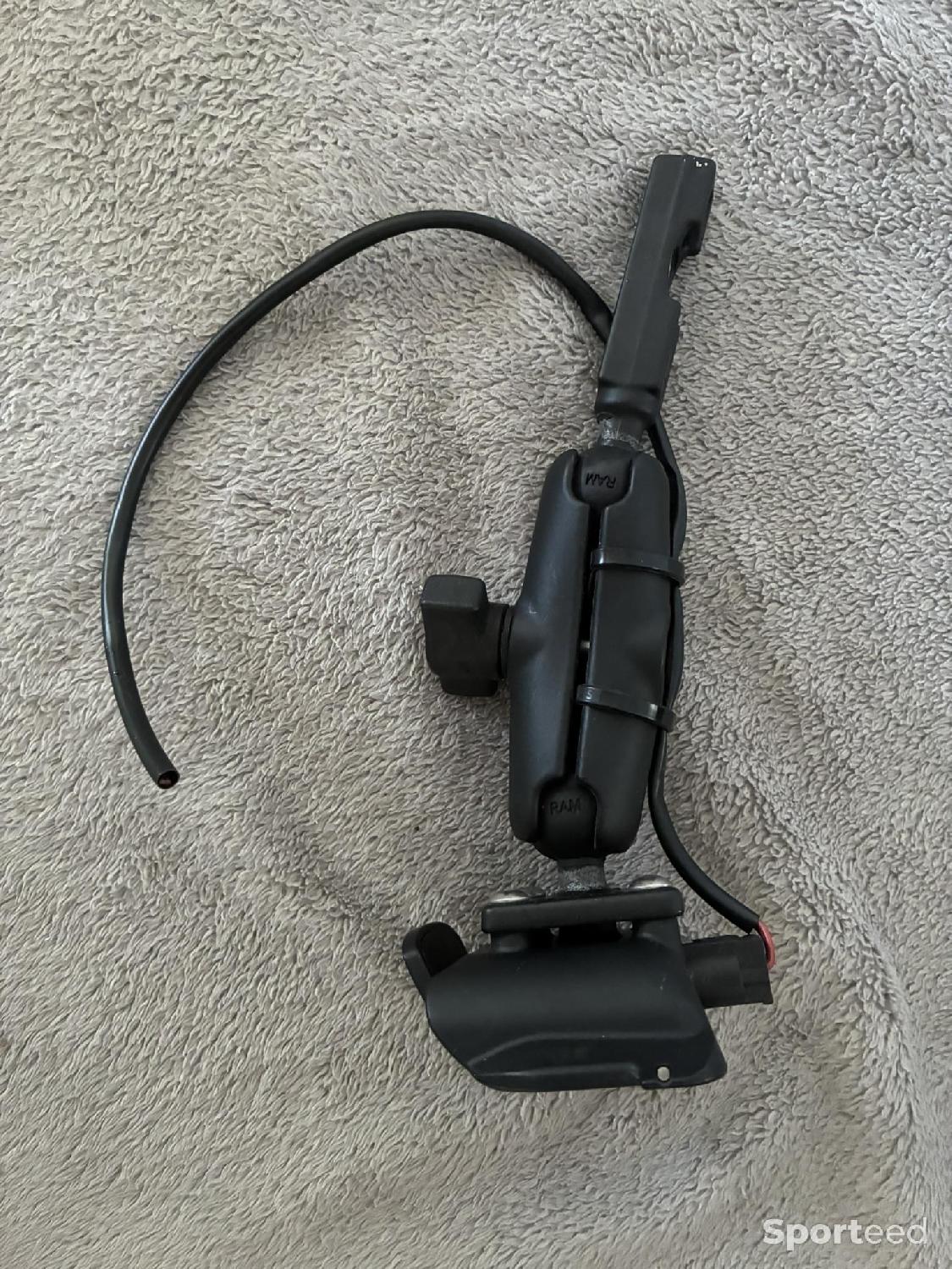 Support GPS Moto TomTom Rider Active Bike Dock + RAM - Modèle 0495 - Très bon état Très bon état TomTom reconditionné disponible sur Sporteed