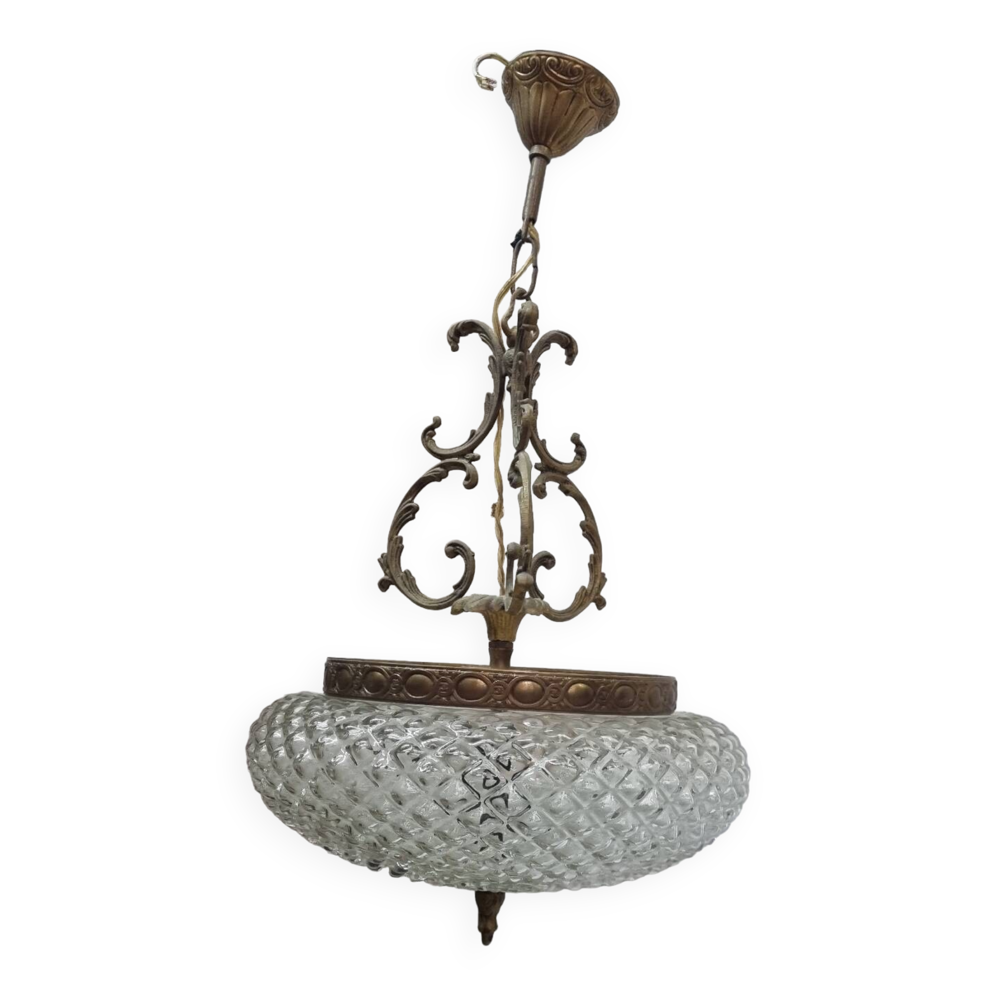 Acheter Suspension boule en verre & bronze rococo Bon état - 200,00 € Suspension boule en verre & bronze rococo Bon état reconditionné disponible sur Selency