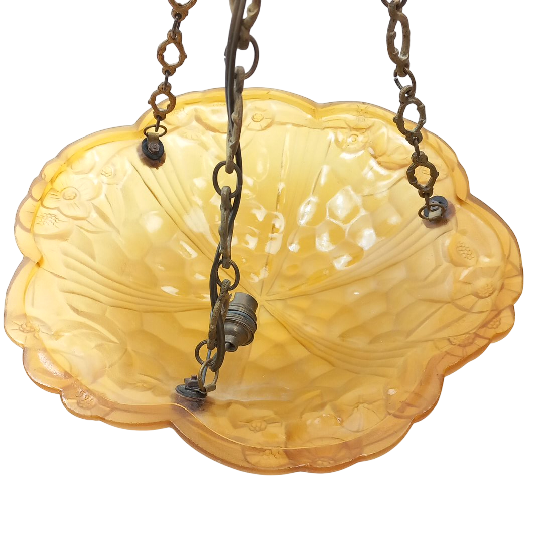 Suspension en pate de verre monture en bronze début XX -ème signé Degué État correct - 110,00 € Suspension en pate de verre monture en bronze début XX -ème signé Degué État correct reconditionné disponible sur Label Emmaüs