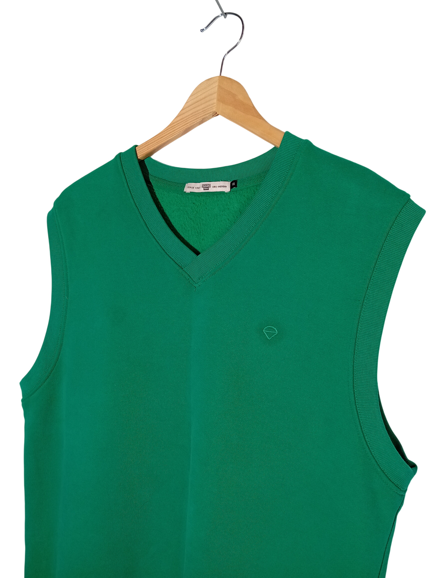 Voir photo 2 de Sweat sans manche Vert America Today Xs (T4014) Sweat sans manche Vert America Today Xs (T4014) Très bon état reconditionné photo 2