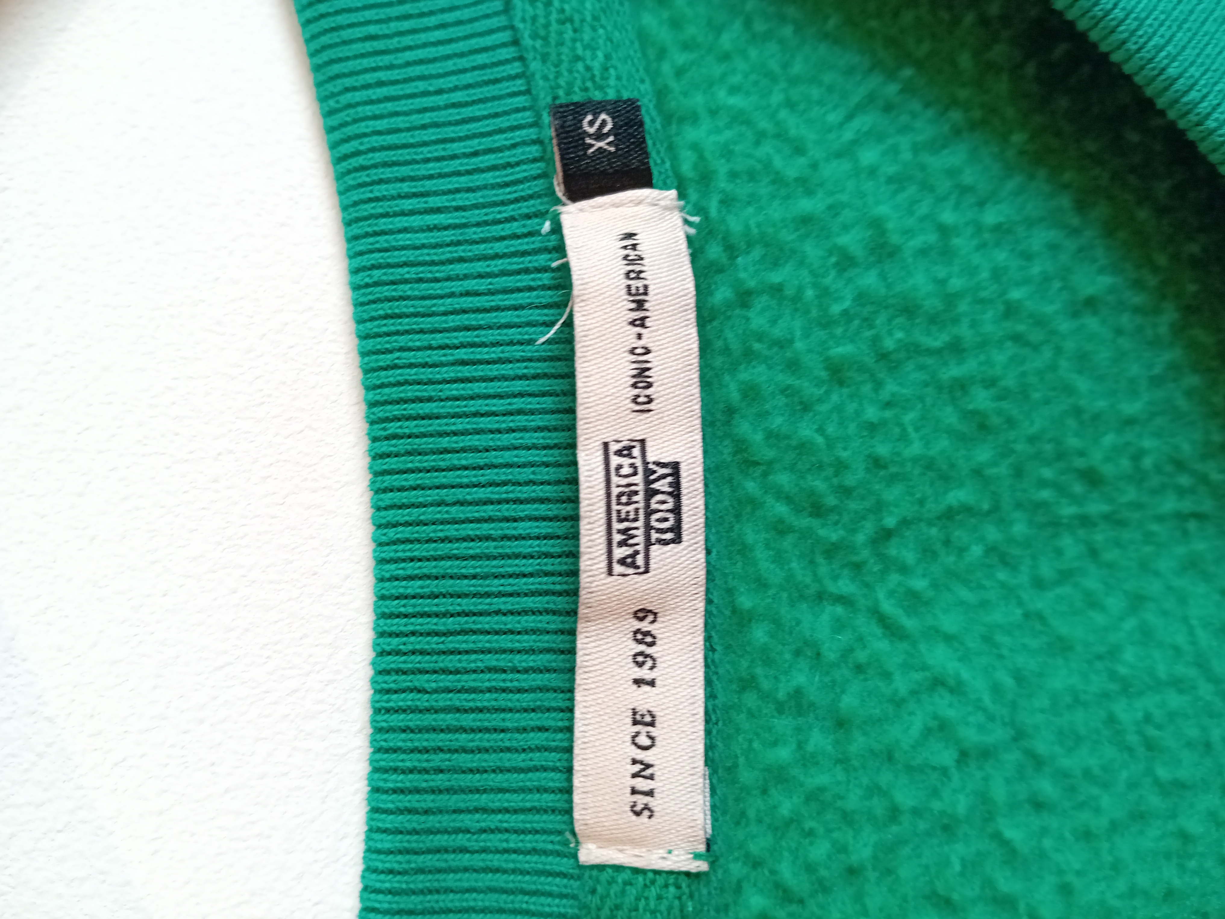 Voir photo 5 de Sweat sans manche Vert America Today Xs (T4014) Sweat sans manche Vert America Today Xs (T4014) Très bon état reconditionné photo 5