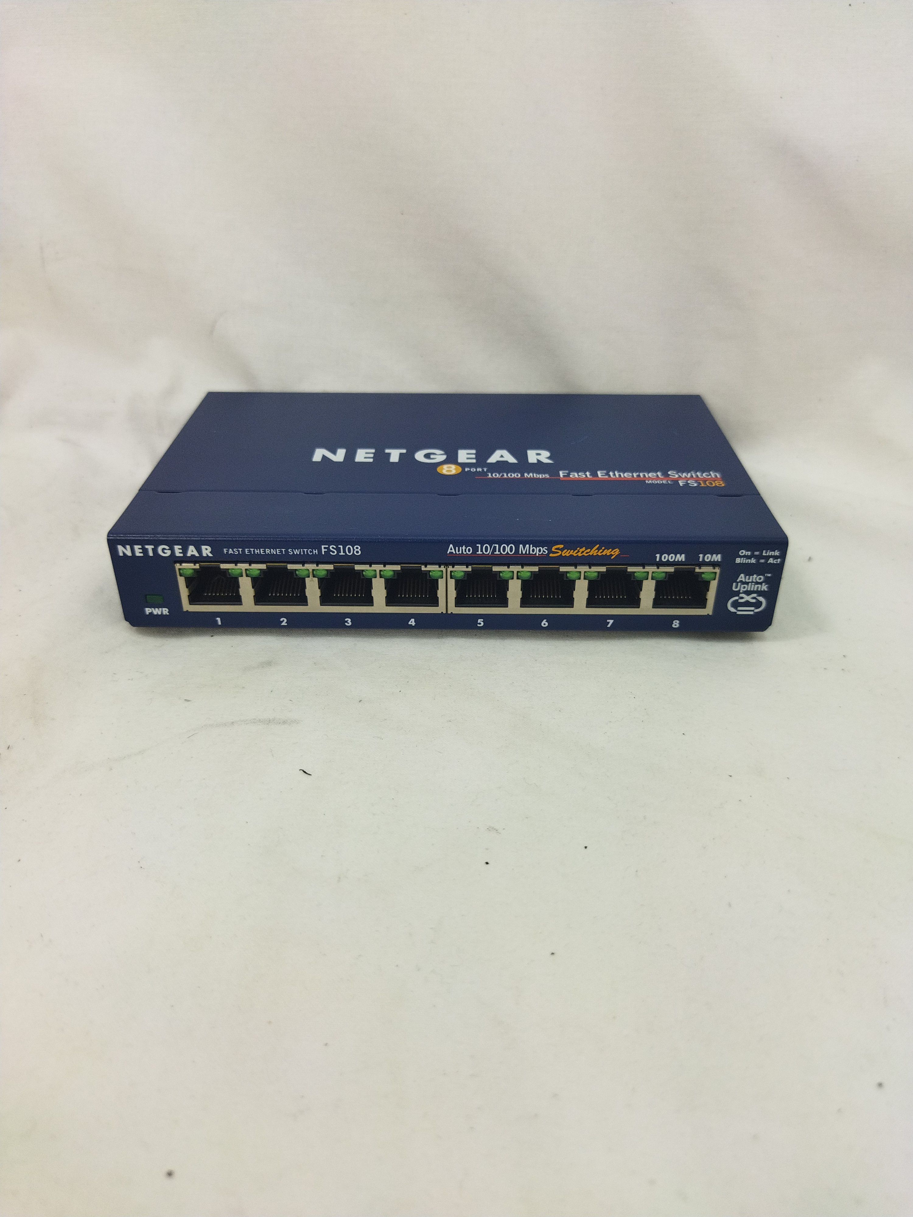 Voir photo 2 de Switch Fast Ethernet Netgear FS108 v2 8 Ports 10/100 Mbps Bureau Plug-N-Play sans chargeur Switch Fast Ethernet Netgear FS108 v2 8 Ports 10/100 Mbps Bureau Plug-N-Play sans chargeur très bon état reconditionné photo 2