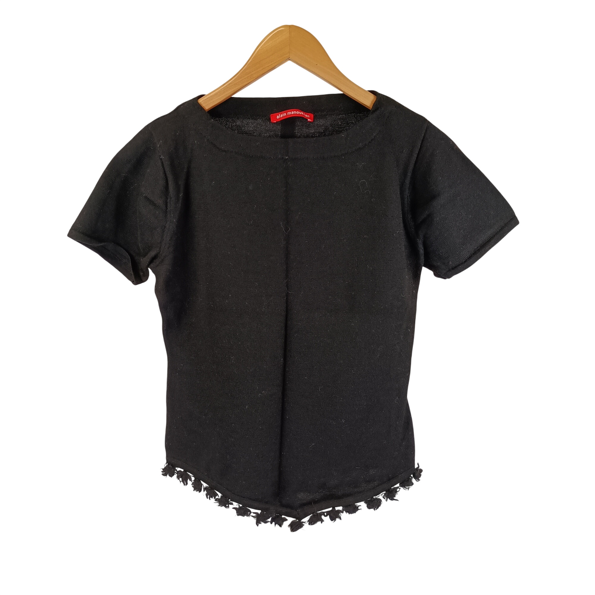 Acheter T-shirt Alain Manoukian noir galon pompons manches courtes taille M A3644 Très bon état - 11,90 € T-shirt Alain Manoukian noir galon pompons manches courtes taille M A3644 Très bon état reconditionné disponible sur Label Emmaüs