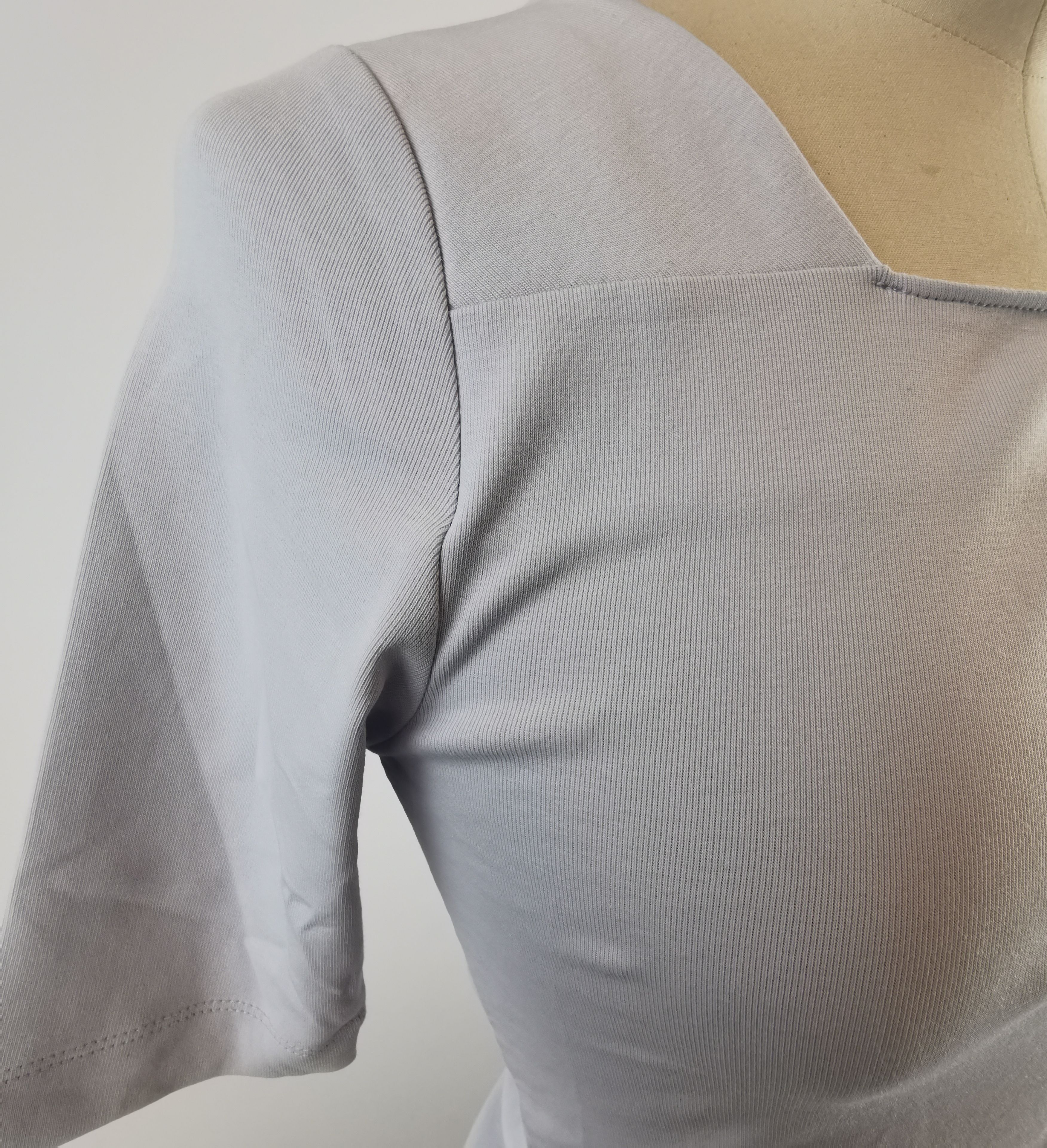 Voir photo 3 de T-shirt ANN TAYLOR TXXS T-shirt ANN TAYLOR TXXS Très bon état reconditionné photo 3