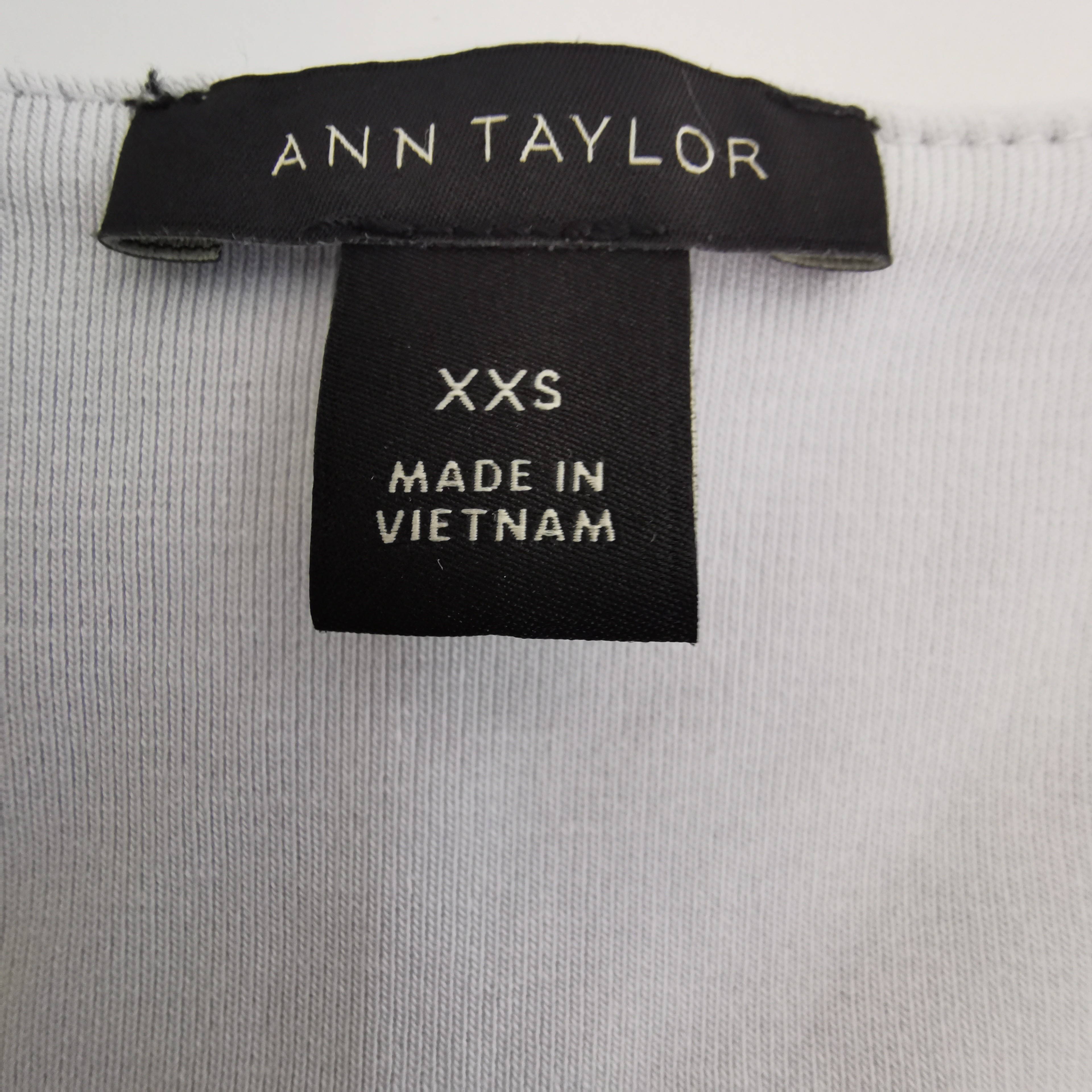 Voir photo 4 de T-shirt ANN TAYLOR TXXS T-shirt ANN TAYLOR TXXS Très bon état reconditionné photo 4