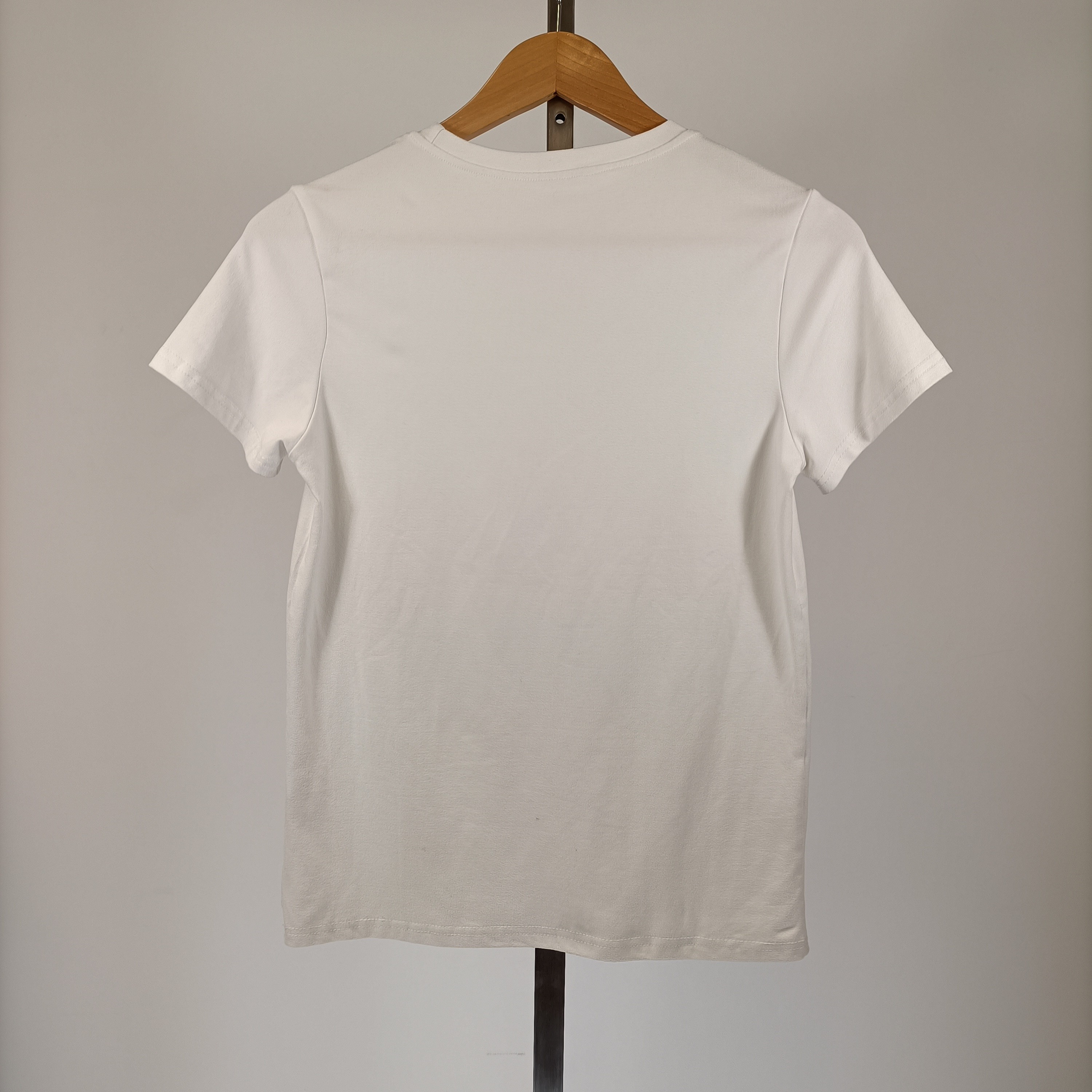 Voir photo 4 de T-shirt blanc cerises imprimé léopard stretch femme XS A3620 T-shirt blanc cerises imprimé léopard stretch femme XS A3620 Très bon état reconditionné photo 4