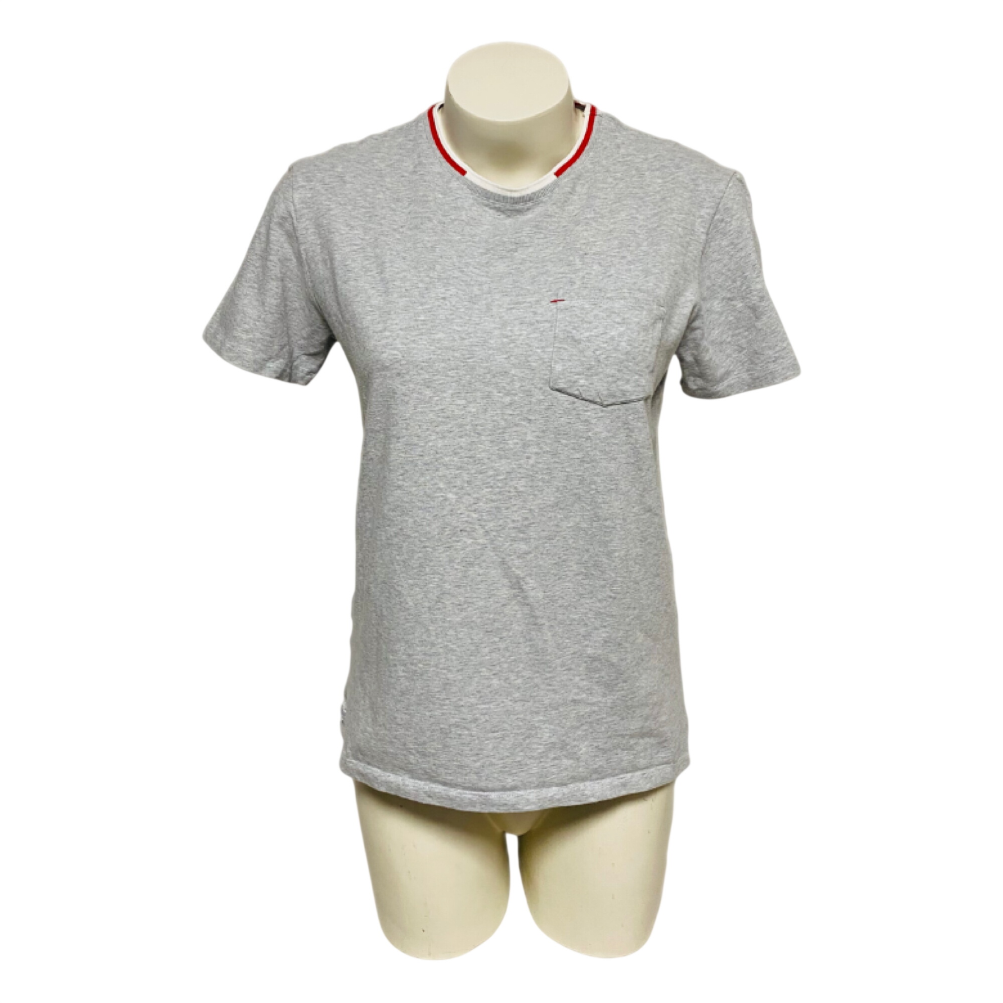 Acheter T-shirt Femme à manches courtes - Lacoste - S Très bon état - 11,00 € T-shirt Femme à manches courtes - Lacoste - S Très bon état reconditionné disponible sur Label Emmaüs