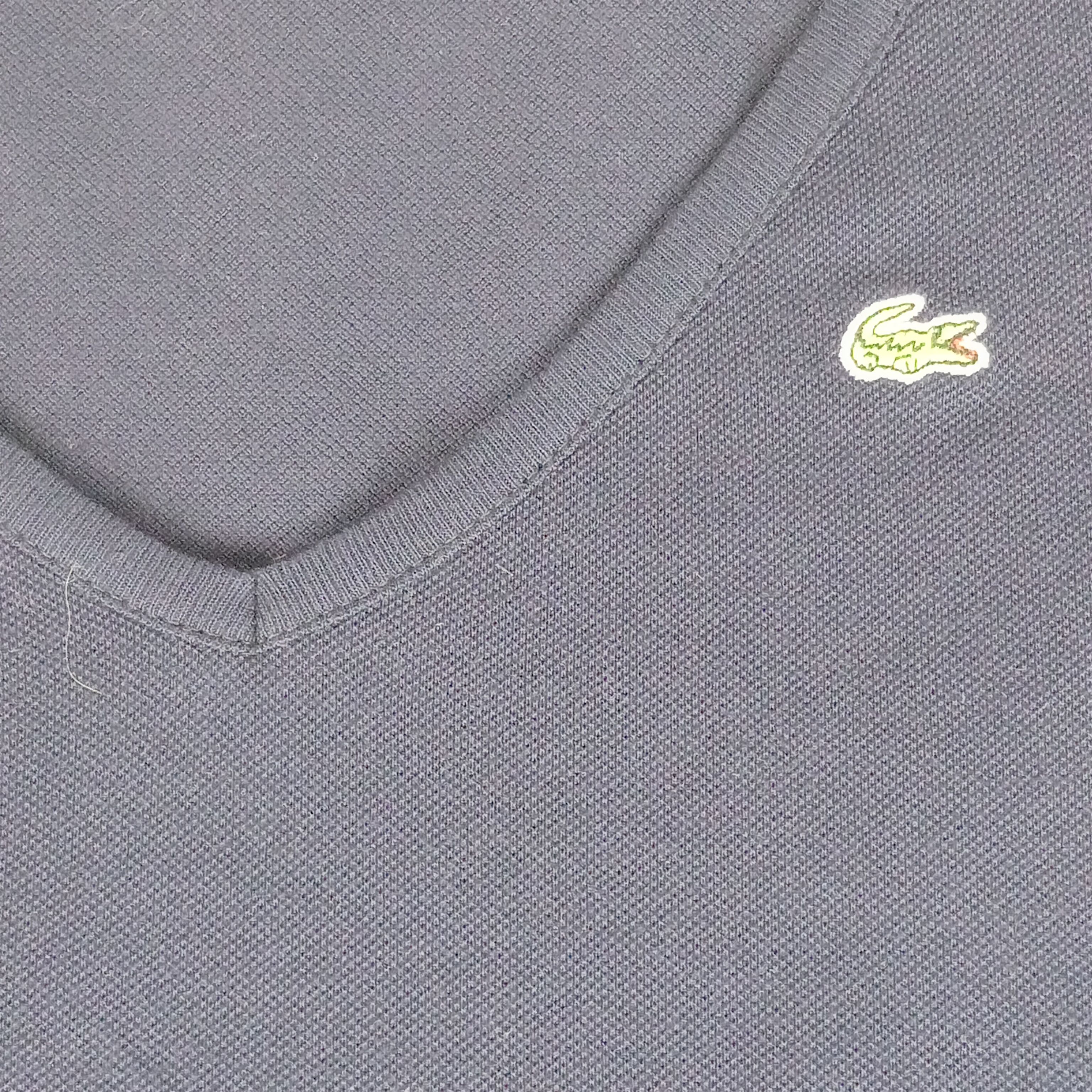 Voir photo 5 de T shirt - femme - marque Lacoste - manches courtes - couleur bleu marine - taille L (40) T shirt - femme - marque Lacoste - manches courtes - couleur bleu marine - taille L (40) Très bon état reconditionné photo 5