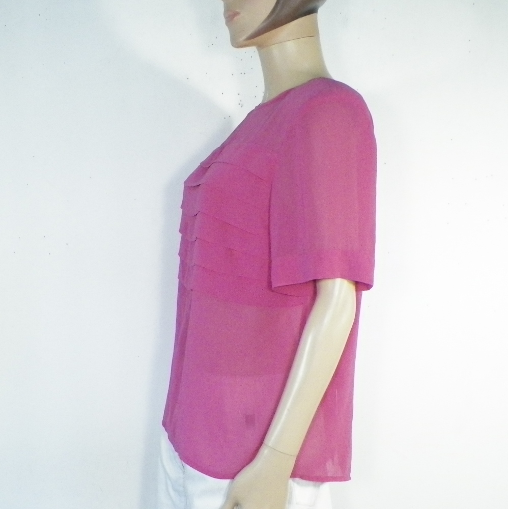 Voir photo 3 de T-Shirt Femme Rose LOUIS FERAUD T 40. T-Shirt Femme Rose LOUIS FERAUD T 40. Bon état reconditionné photo 3
