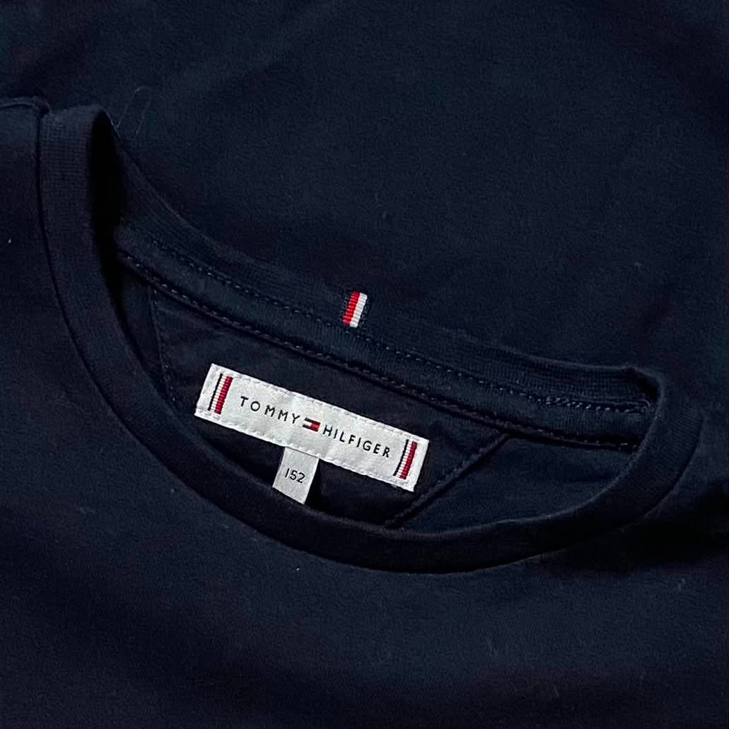 Voir photo 5 de T-shirt Fille à manches courtes - Tommy Hilfiger - 11/12 ans (152 cm) T-shirt Fille à manches courtes - Tommy Hilfiger - 11/12 ans (152 cm) Très bon état reconditionné photo 5