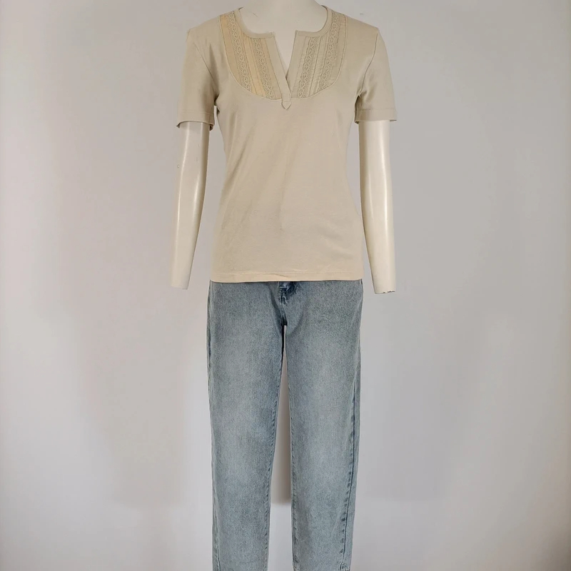 Voir photo 2 de T-shirt Gérard Darel beige col brodé manches courtes taille 2 T-shirt Gérard Darel beige col brodé manches courtes taille 2 Parfait état reconditionné photo 2