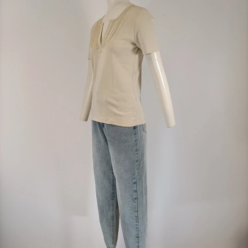 Voir photo 5 de T-shirt Gérard Darel beige col brodé manches courtes taille 2 T-shirt Gérard Darel beige col brodé manches courtes taille 2 Parfait état reconditionné photo 5