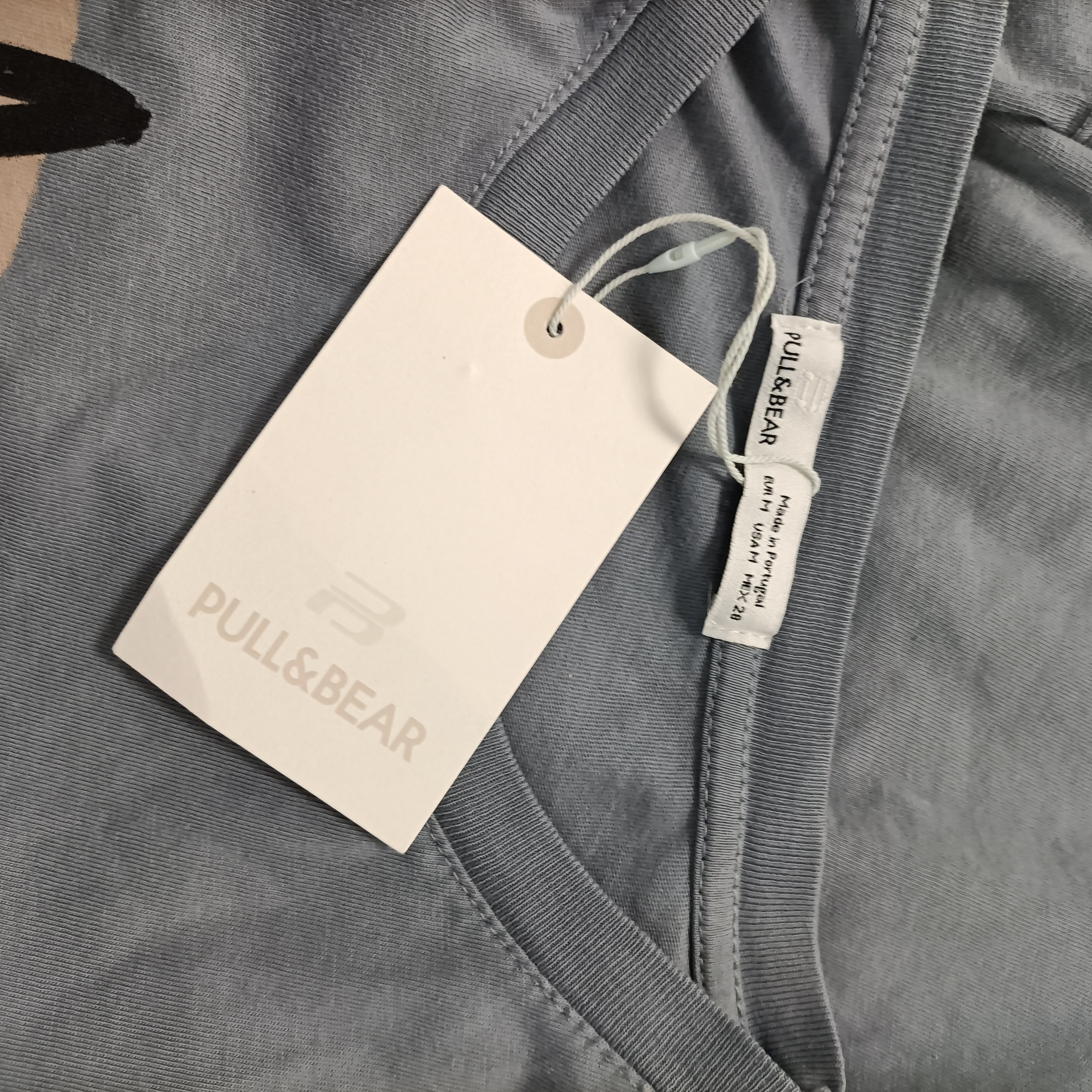 Voir photo 11 de T-shirt gris Pull&Bear oversize imprimé visage botanique manches courtes taille M T-shirt gris Pull&Bear oversize imprimé visage botanique manches courtes taille M Parfait état reconditionné photo 11