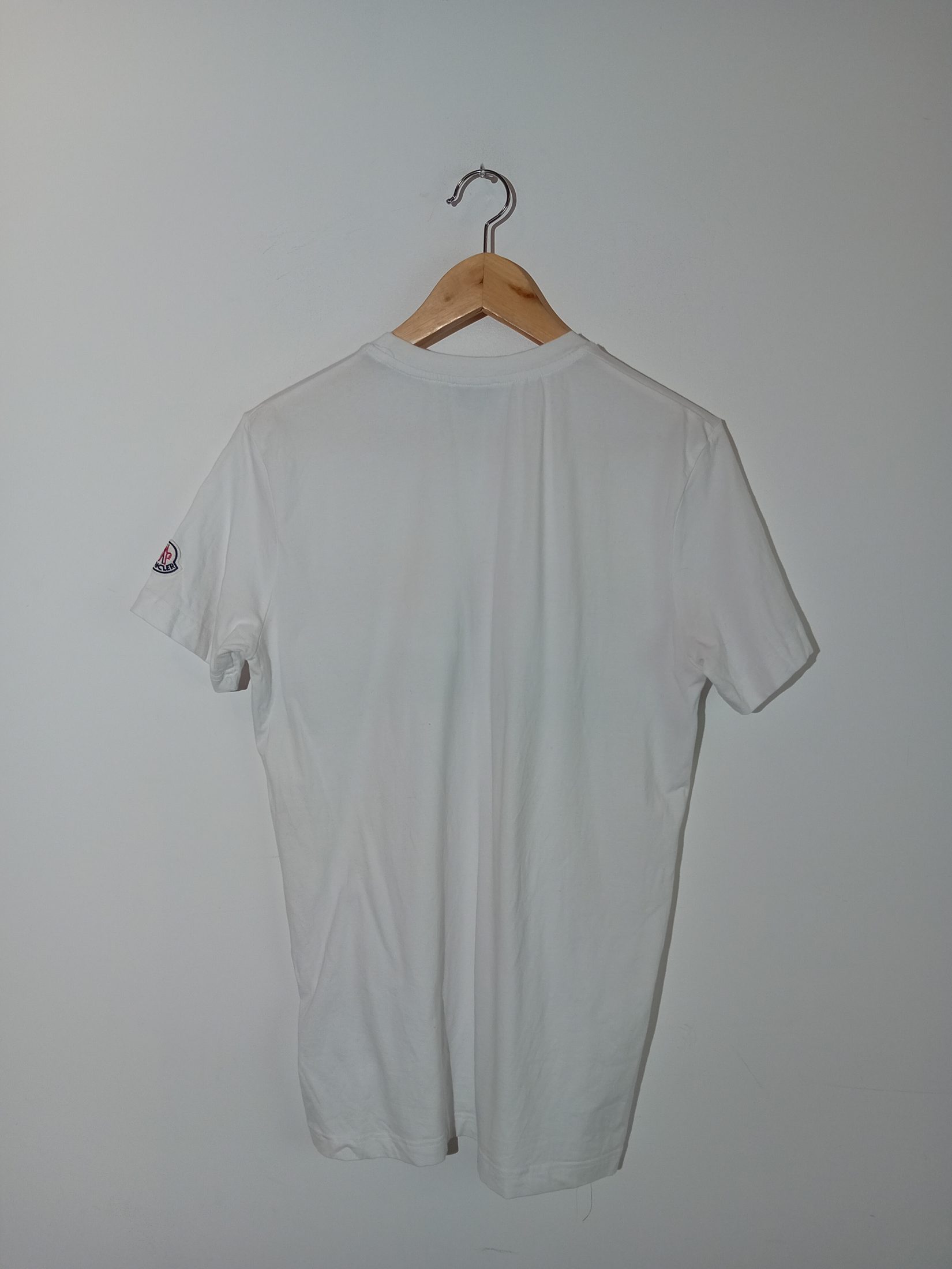 Voir photo 2 de T-shirt Moncler Blanc À Bandes Tricolores (T5897) T-shirt Moncler Blanc À Bandes Tricolores (T5897) reconditionné photo 2