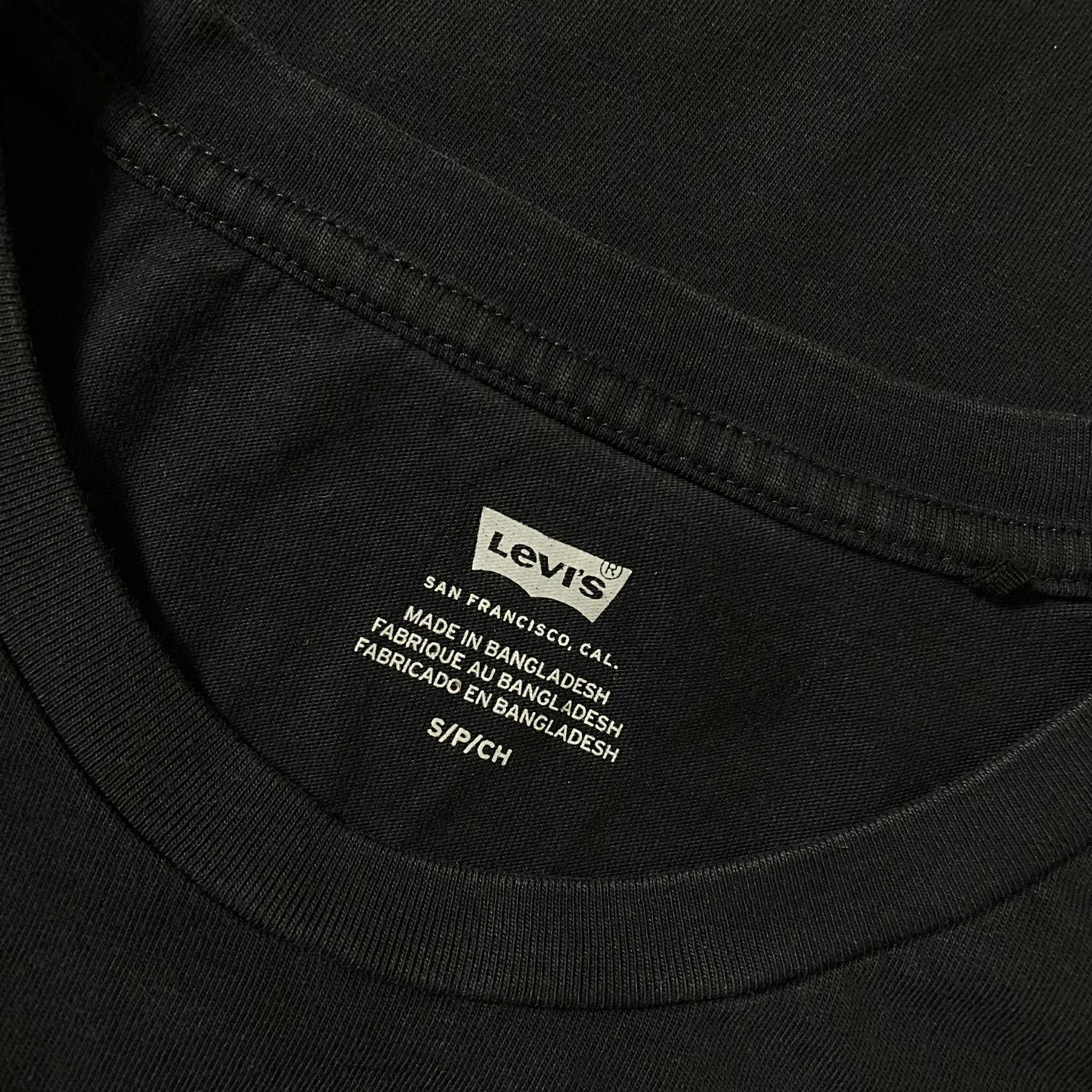Voir photo 5 de T-shirt noir femme avec logo imprimé blanc - Levi’s - S T-shirt noir femme avec logo imprimé blanc - Levi’s - S Très bon état reconditionné photo 5