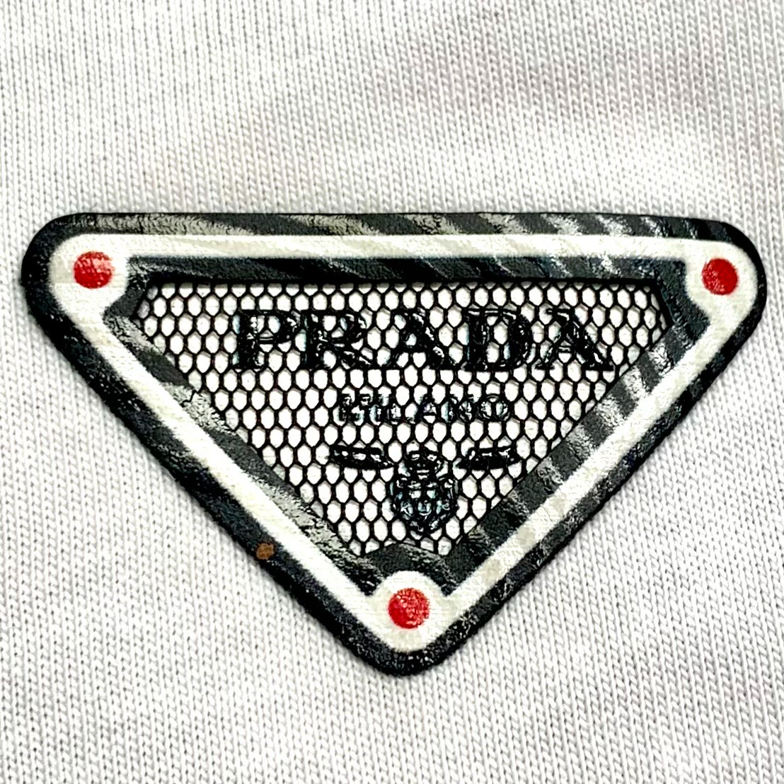 Voir photo 3 de T-Shirt Prada XL T-Shirt Prada XL Très bon état reconditionné photo 3
